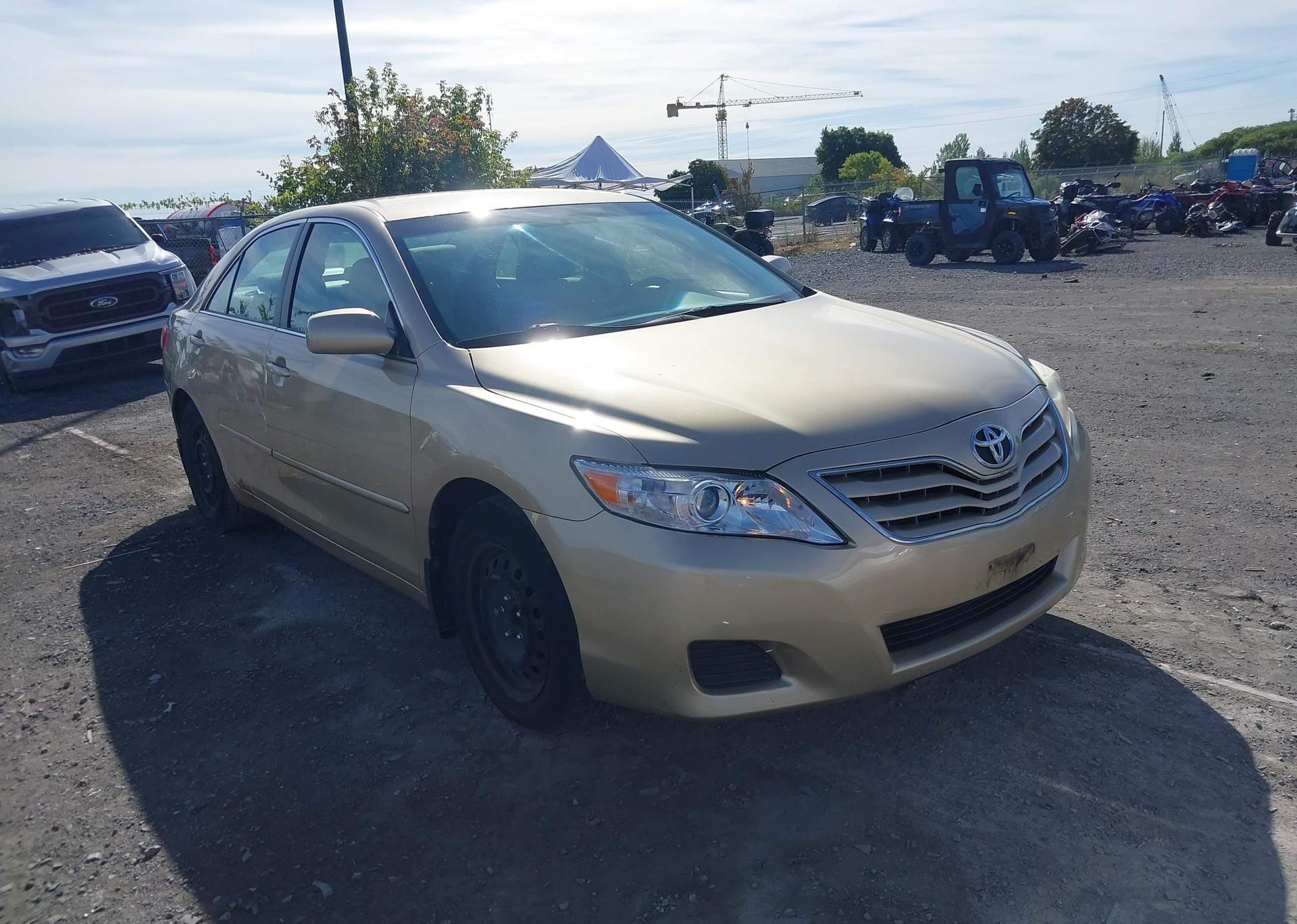 2011 TOYOTA CAMRY LE