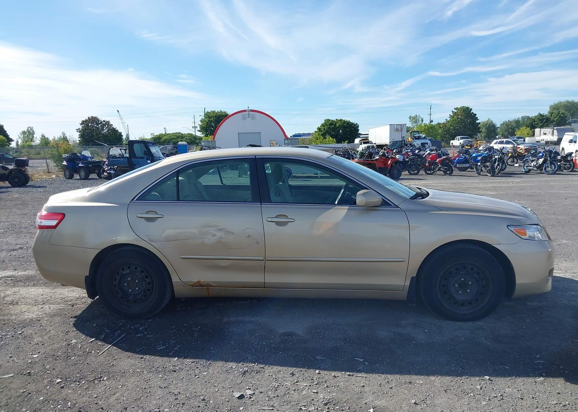 2011 TOYOTA CAMRY LE