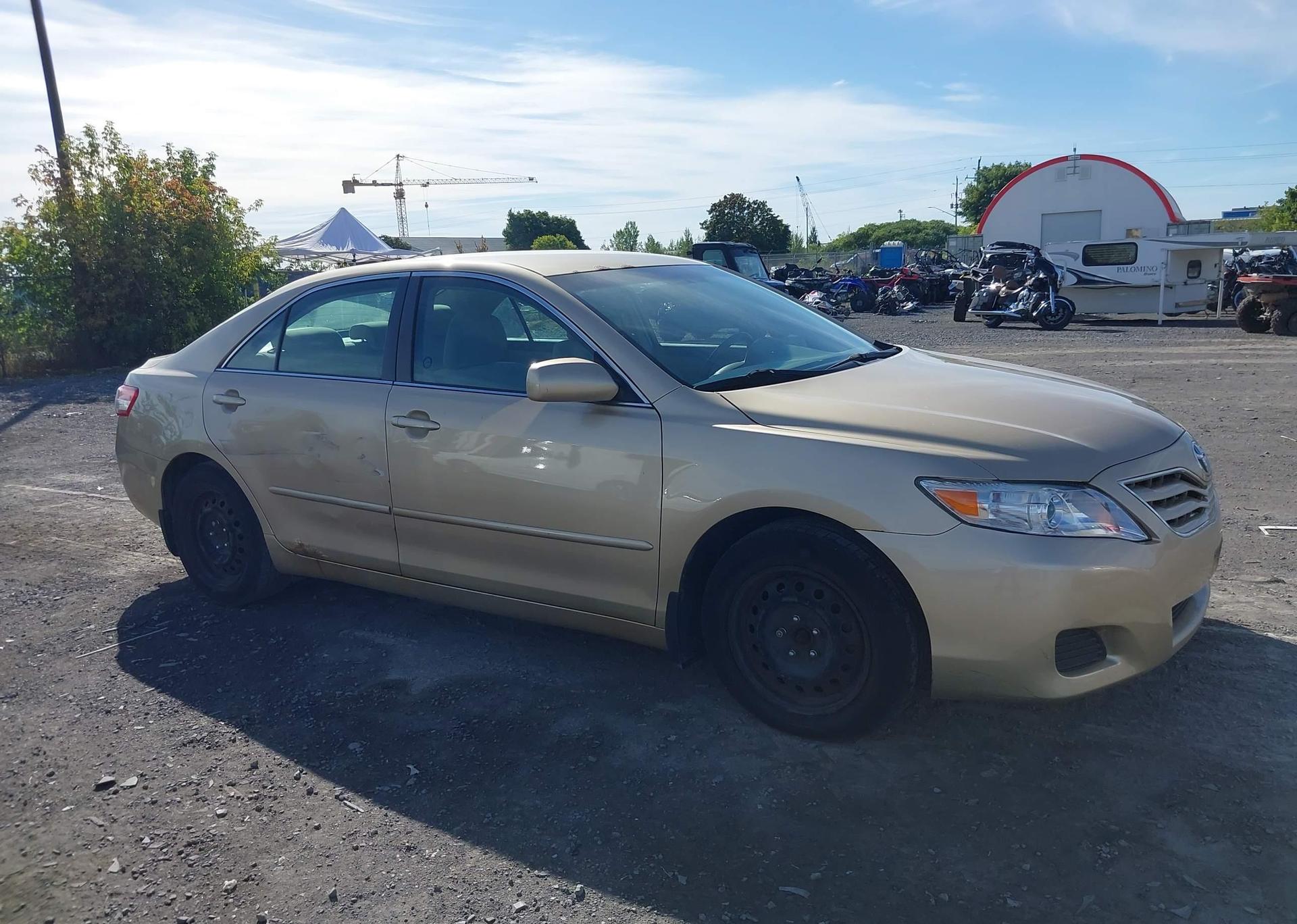 2011 TOYOTA CAMRY LE
