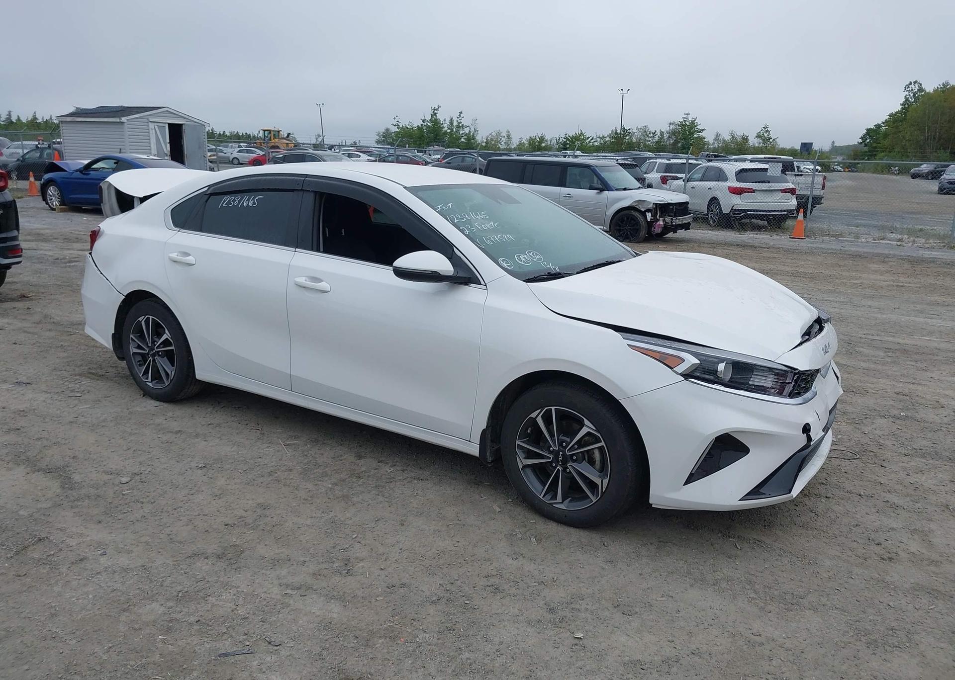 2023 KIA FORTE EX