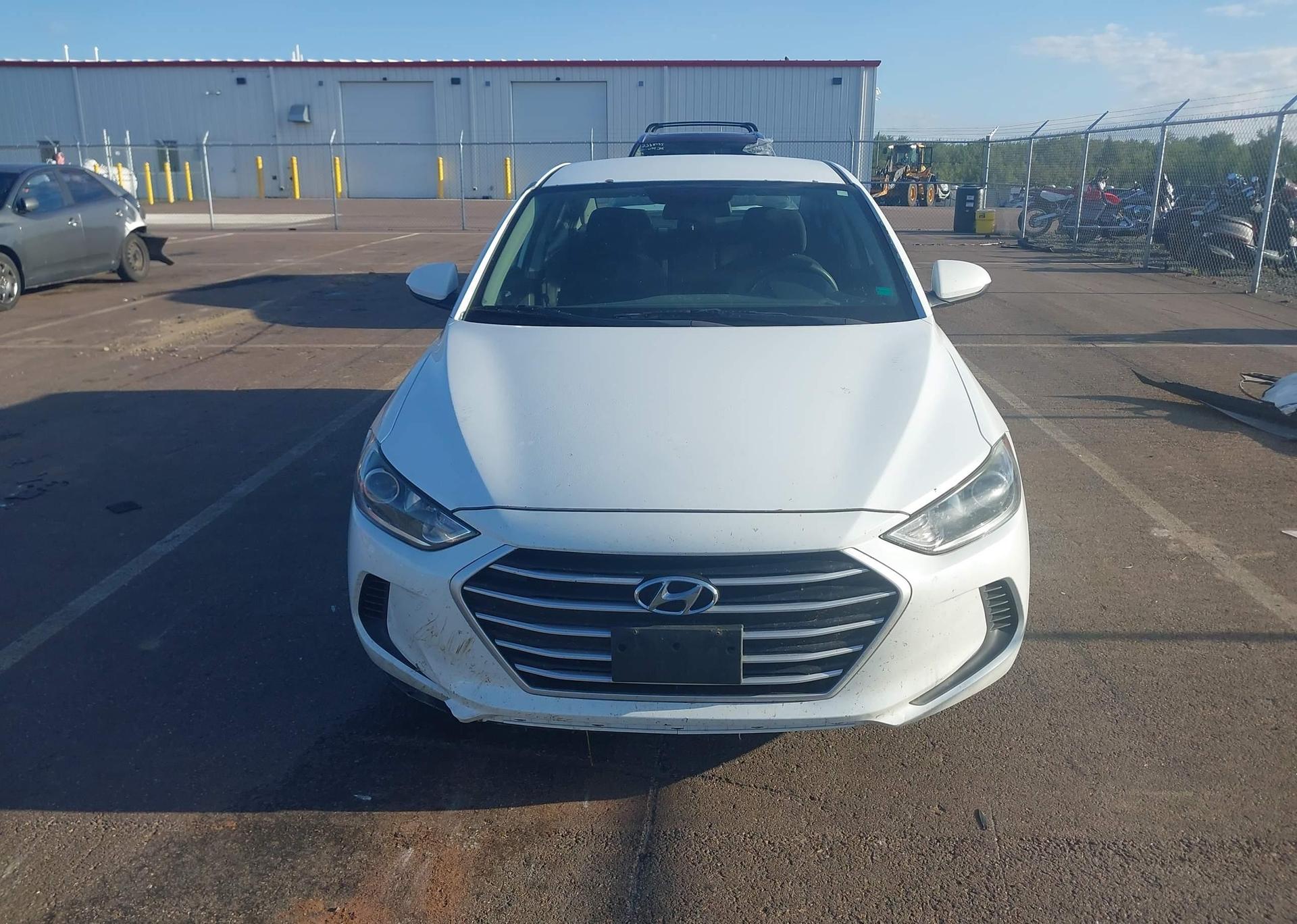 2017 HYUNDAI elantra se