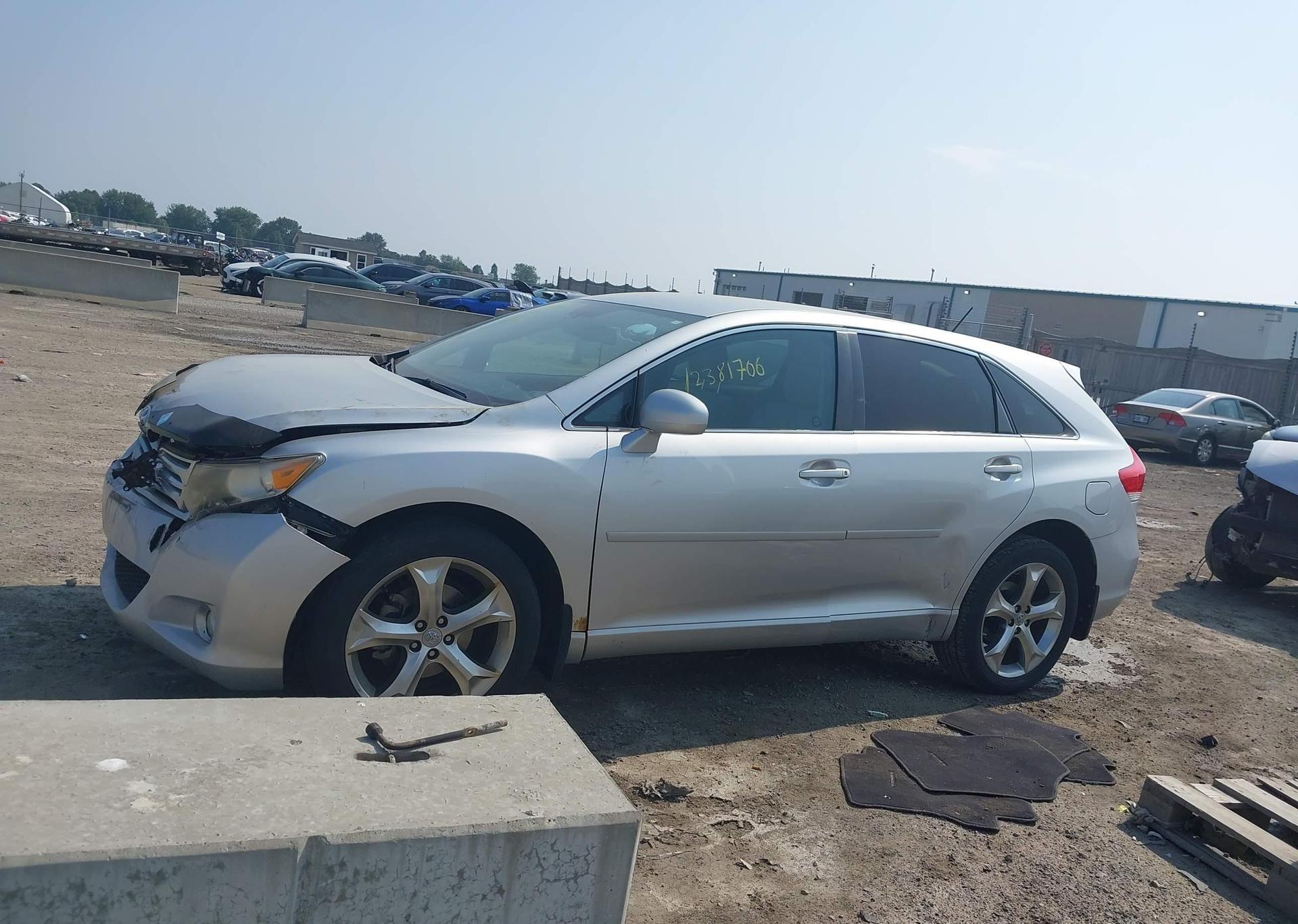 2011 TOYOTA VENZA