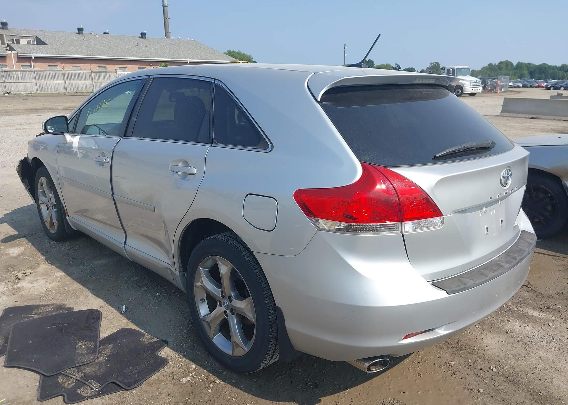 2011 TOYOTA VENZA
