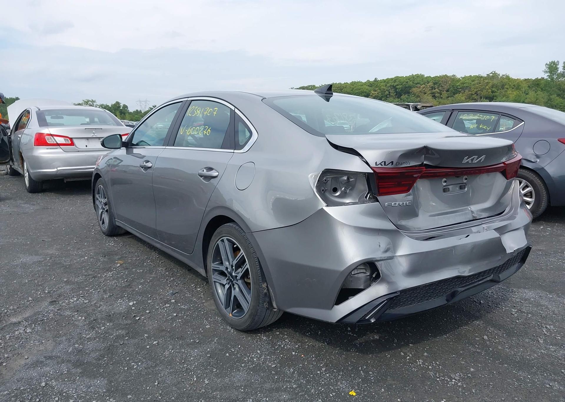 2023 KIA FORTE EX