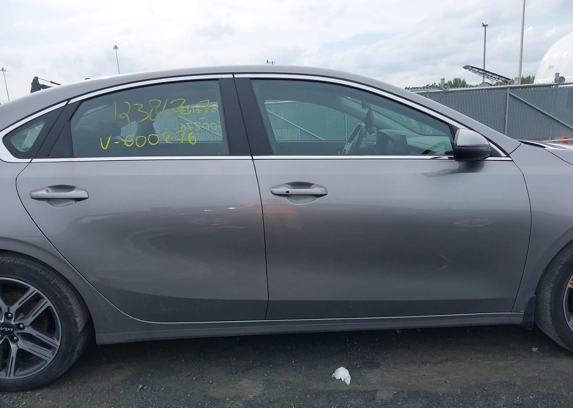 2023 KIA FORTE EX