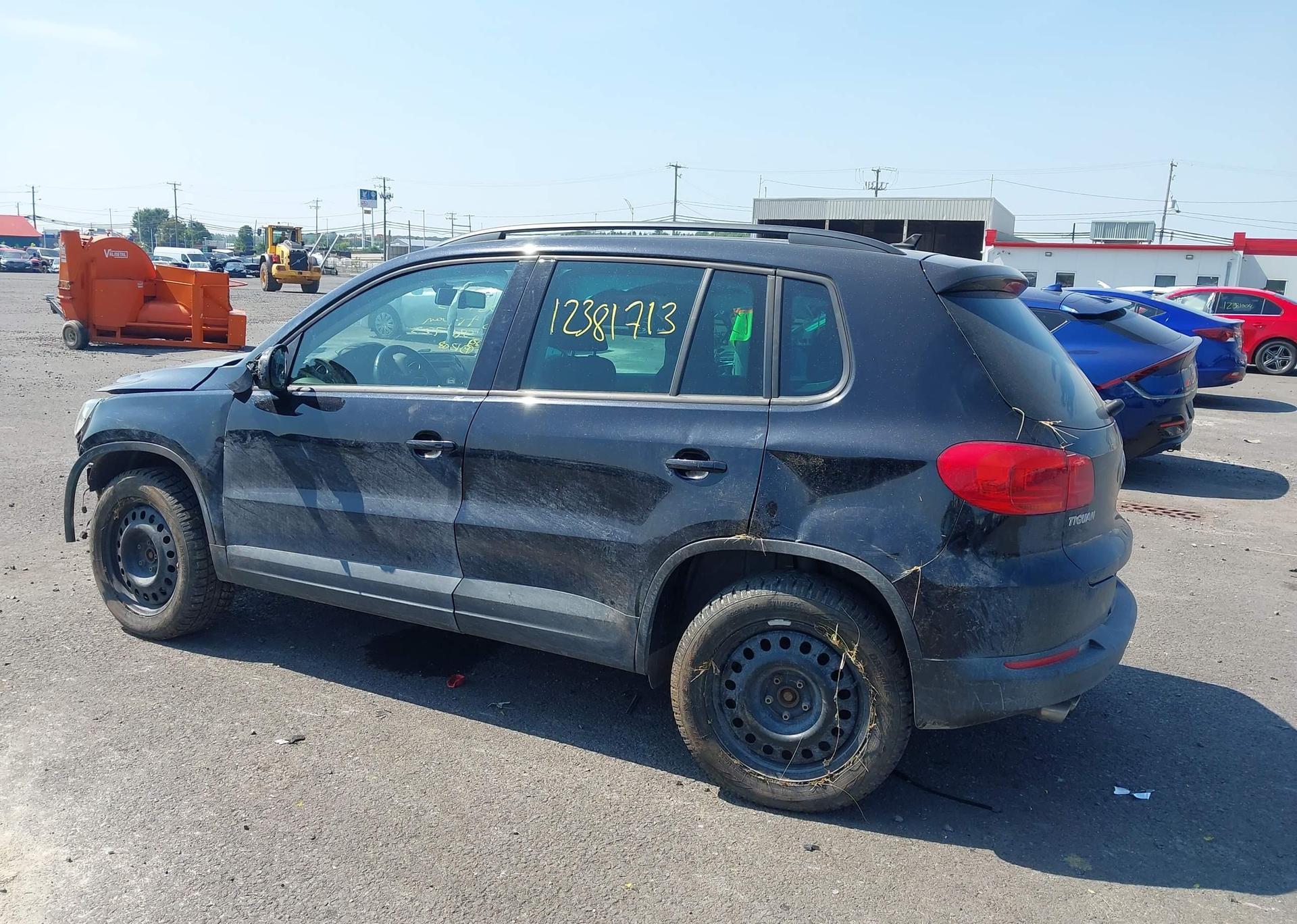 2015 VOLKSWAGEN TIGUAN S