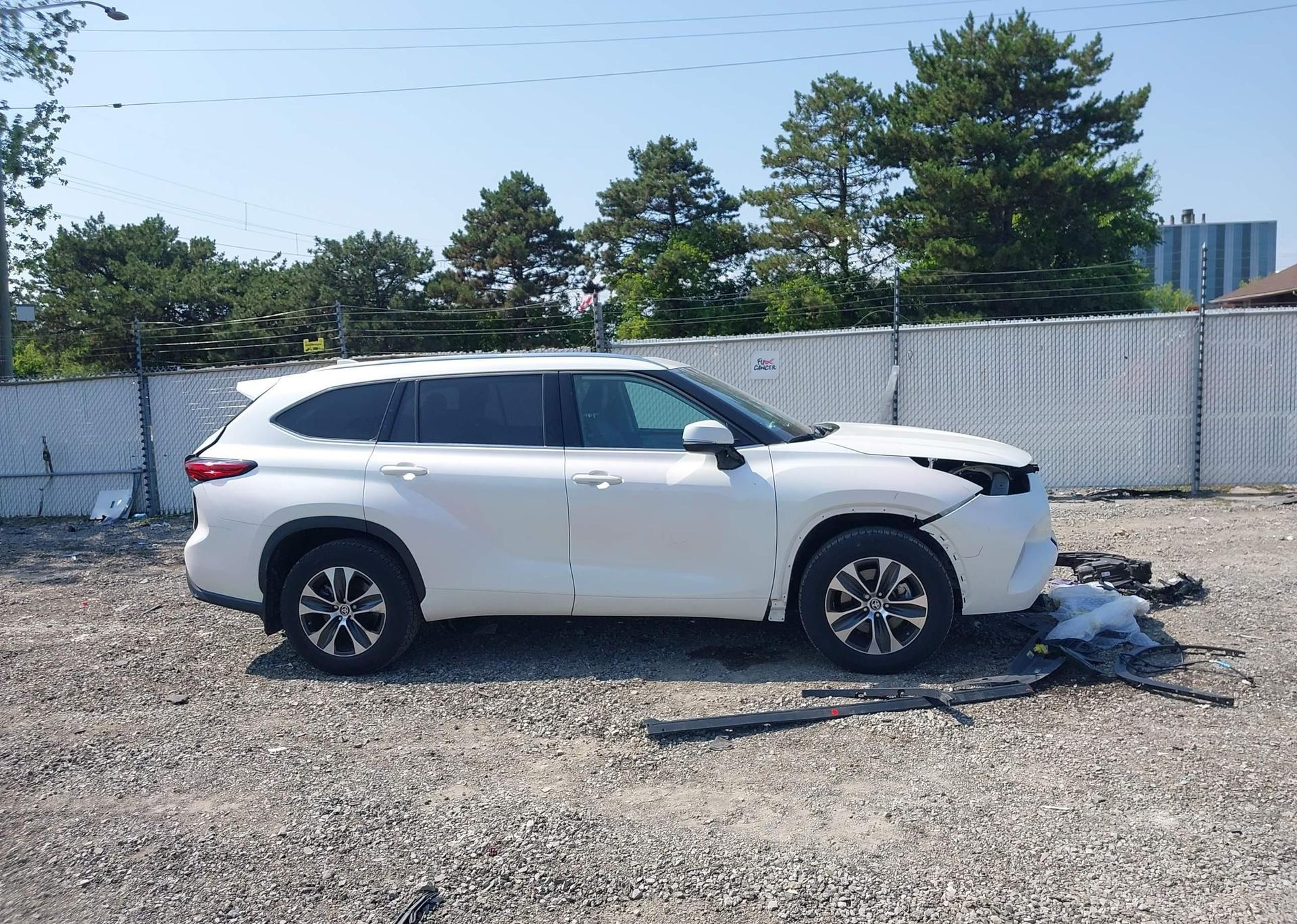 2021 TOYOTA highlander xle