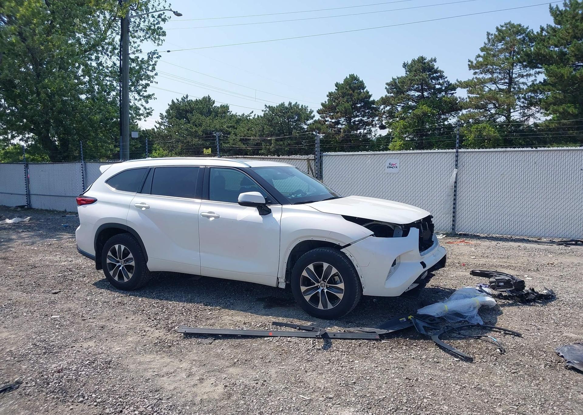 2021 TOYOTA highlander xle