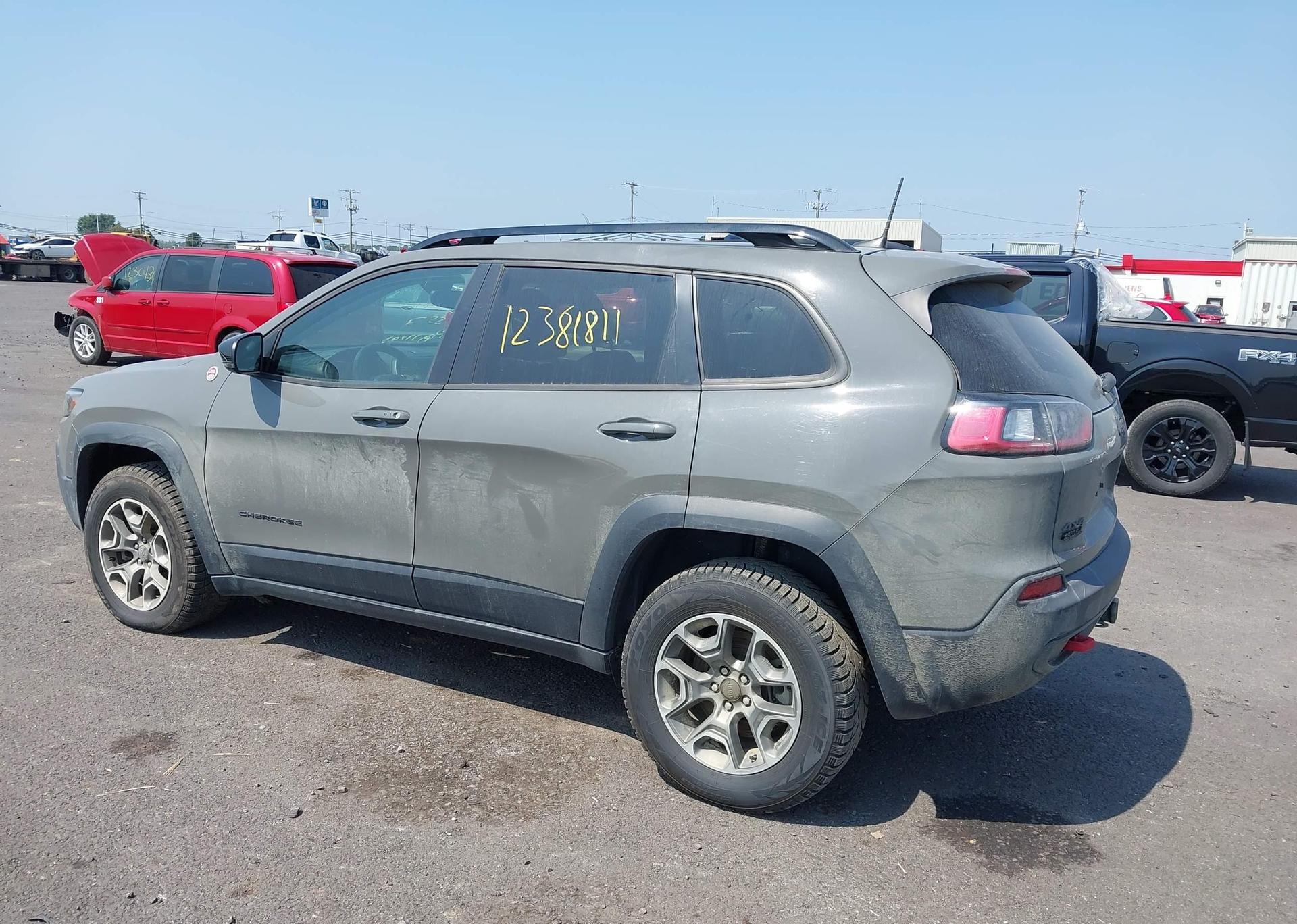 2022 JEEP CHEROKEE TRAILHAWK