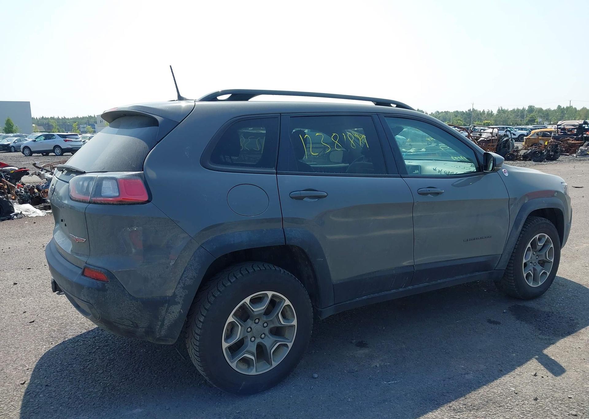 2022 JEEP CHEROKEE TRAILHAWK