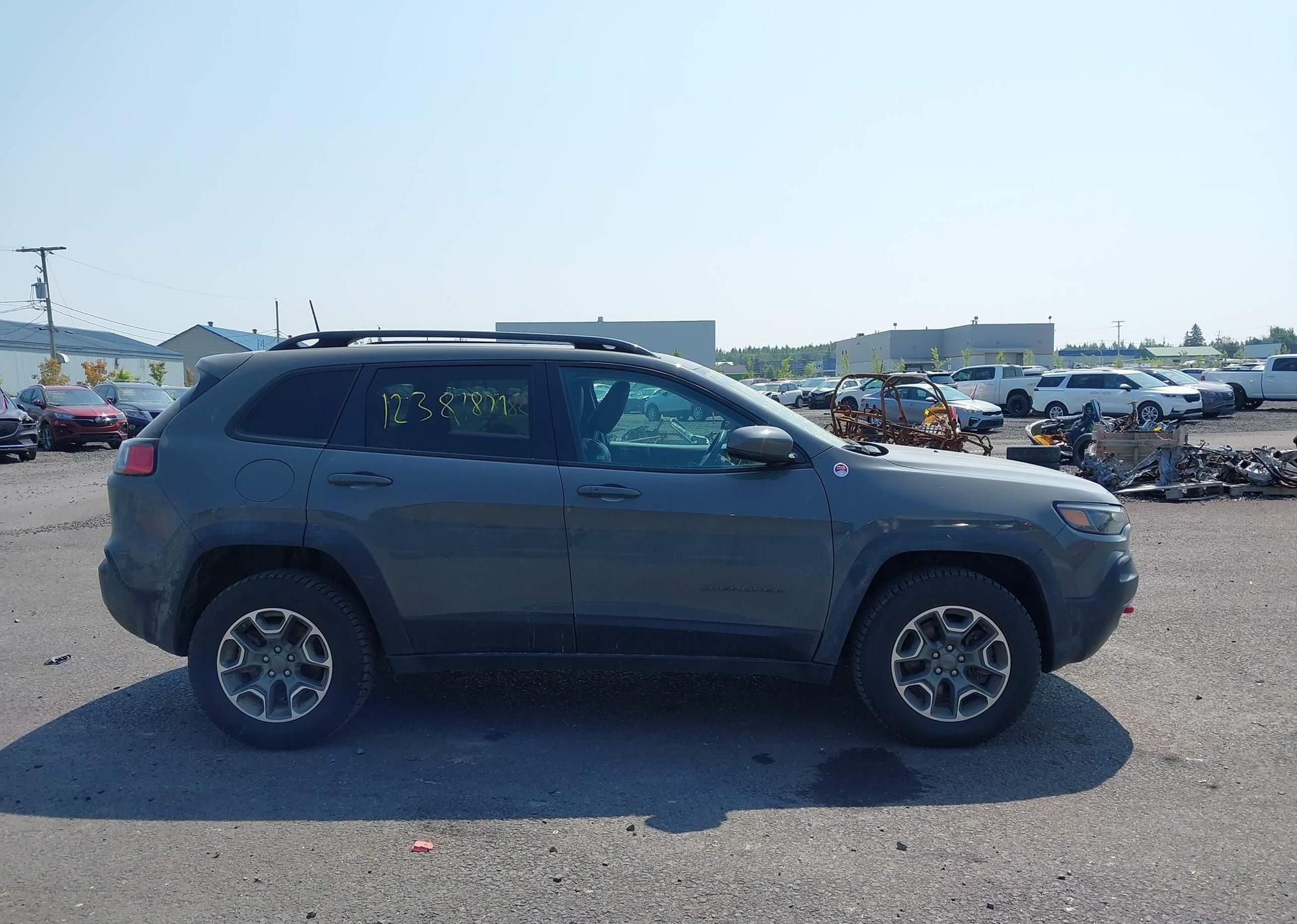 2022 JEEP CHEROKEE TRAILHAWK