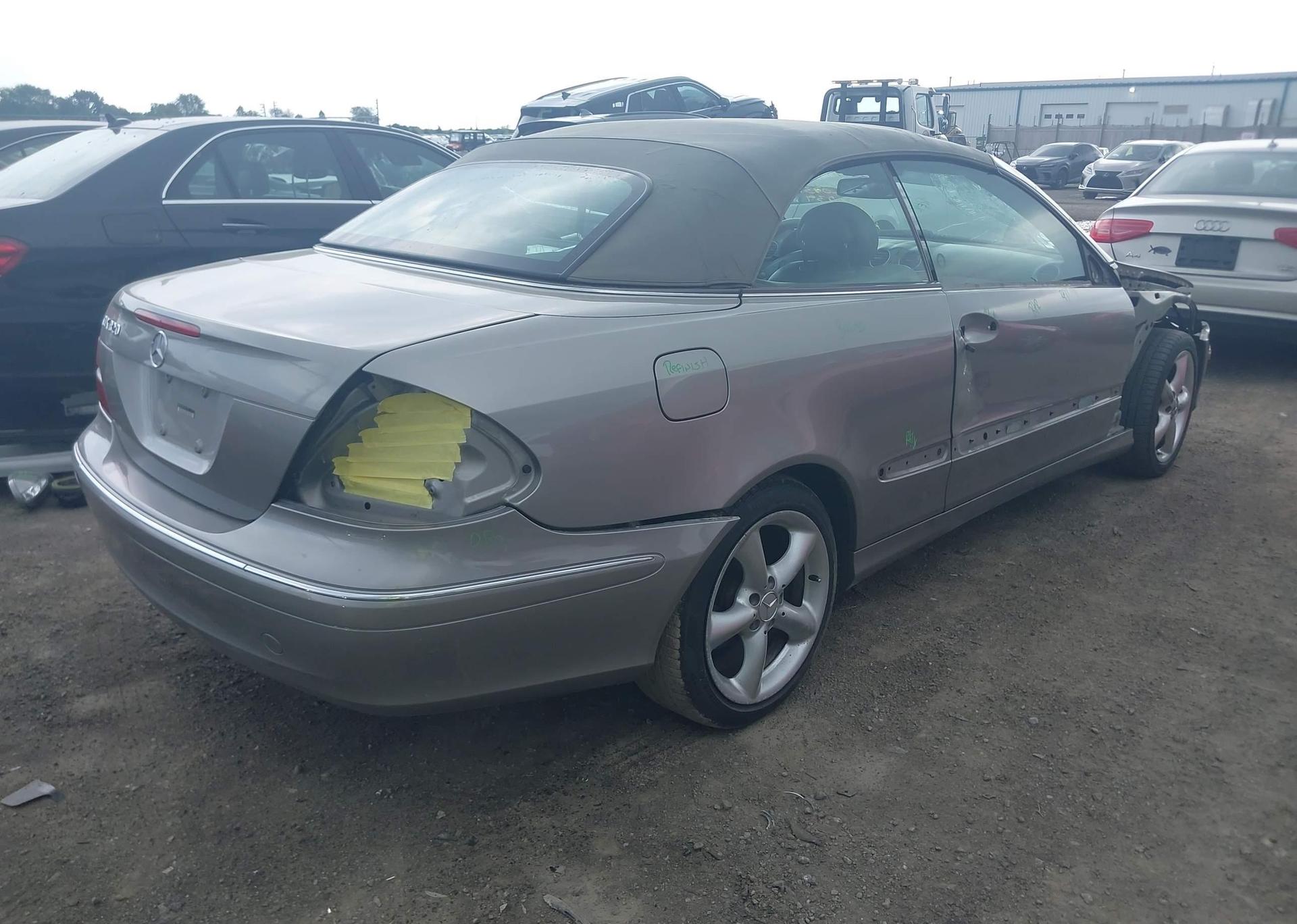 2005 MERCEDES-BENZ CLK 320