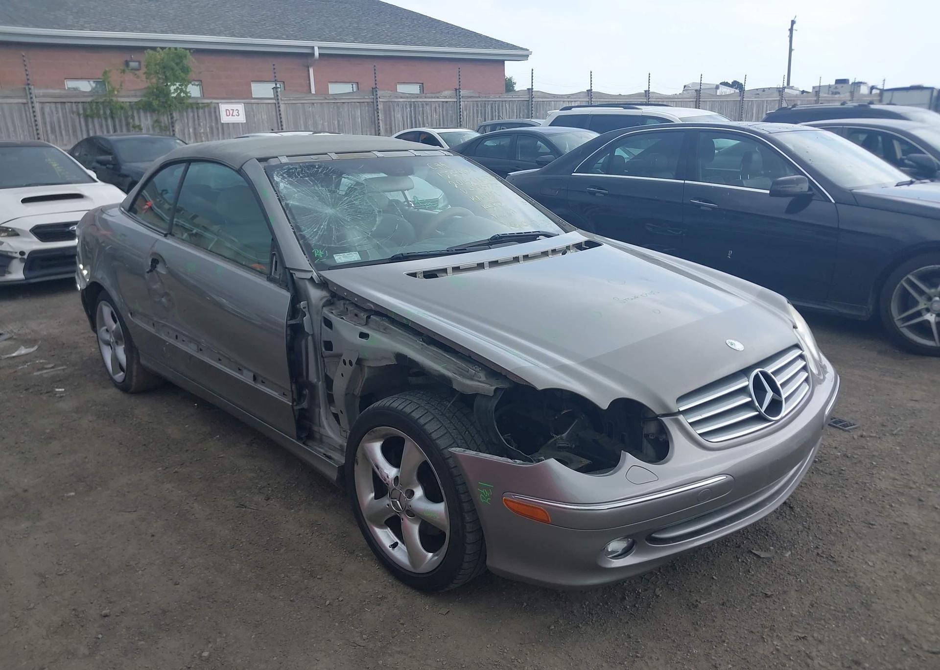 2005 MERCEDES-BENZ CLK 320