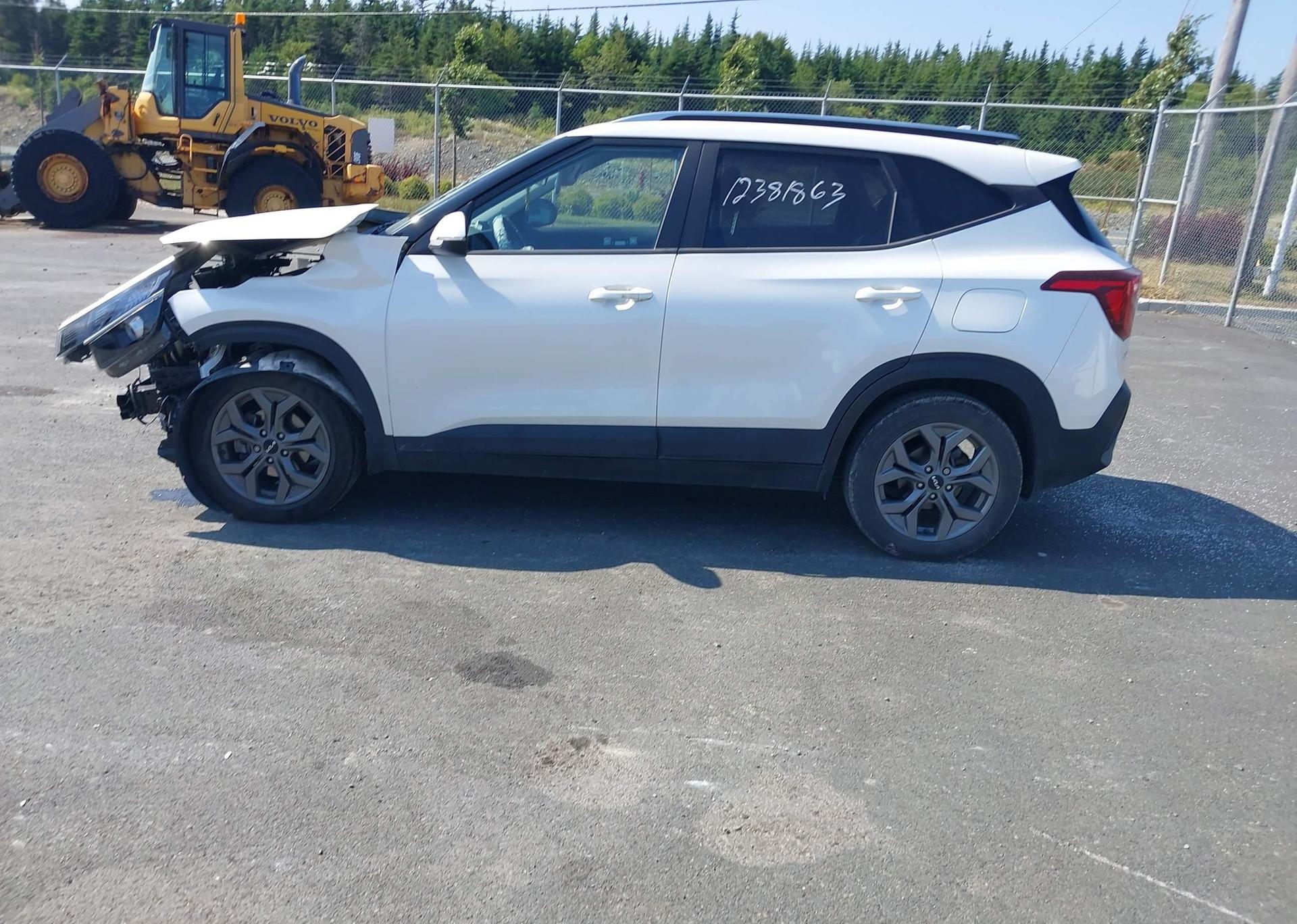 2024 KIA SELTOS LX