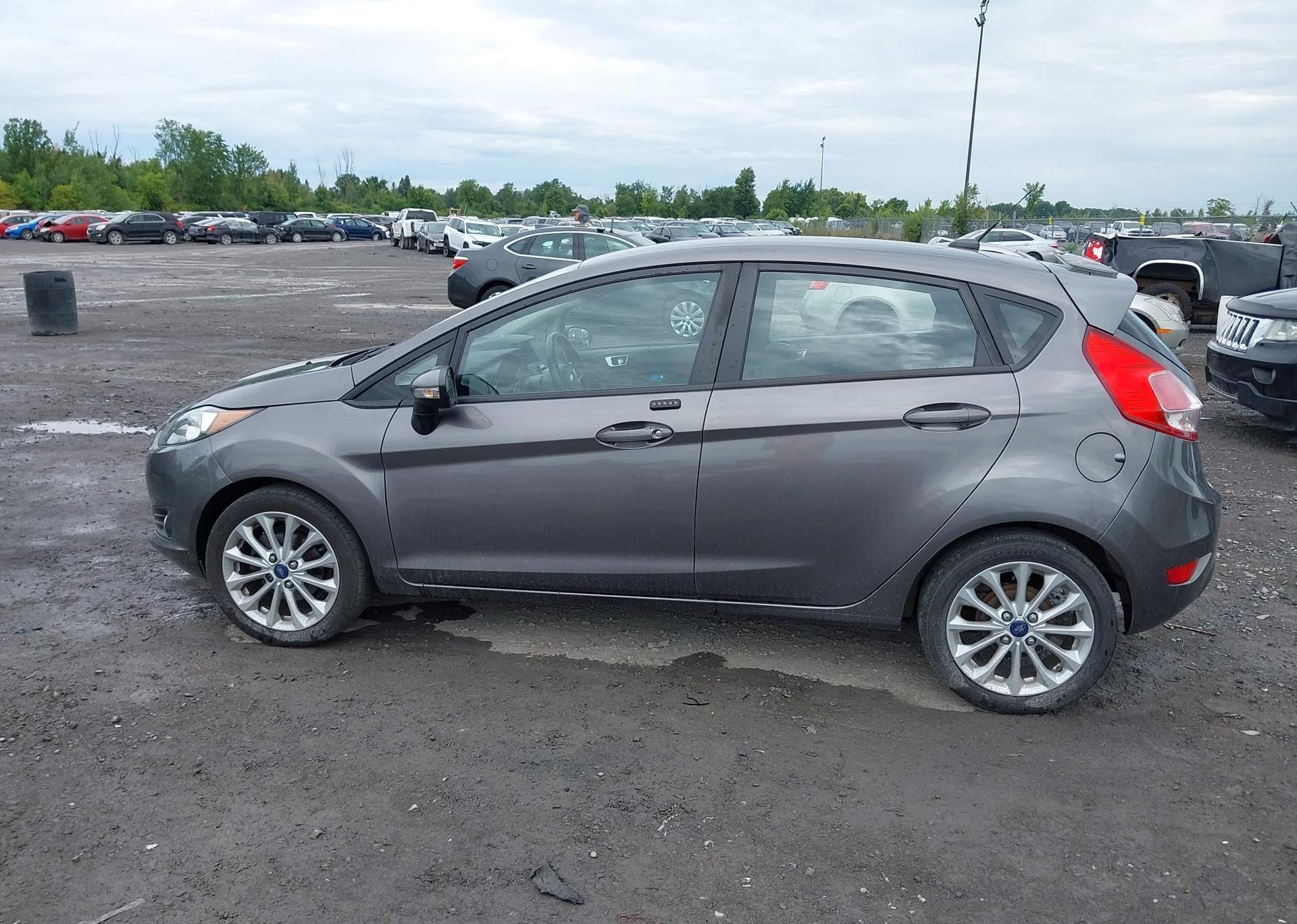 2014 FORD FIESTA SE