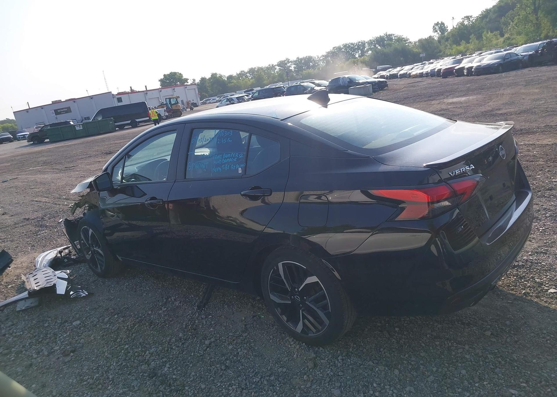 2023 NISSAN VERSA SR