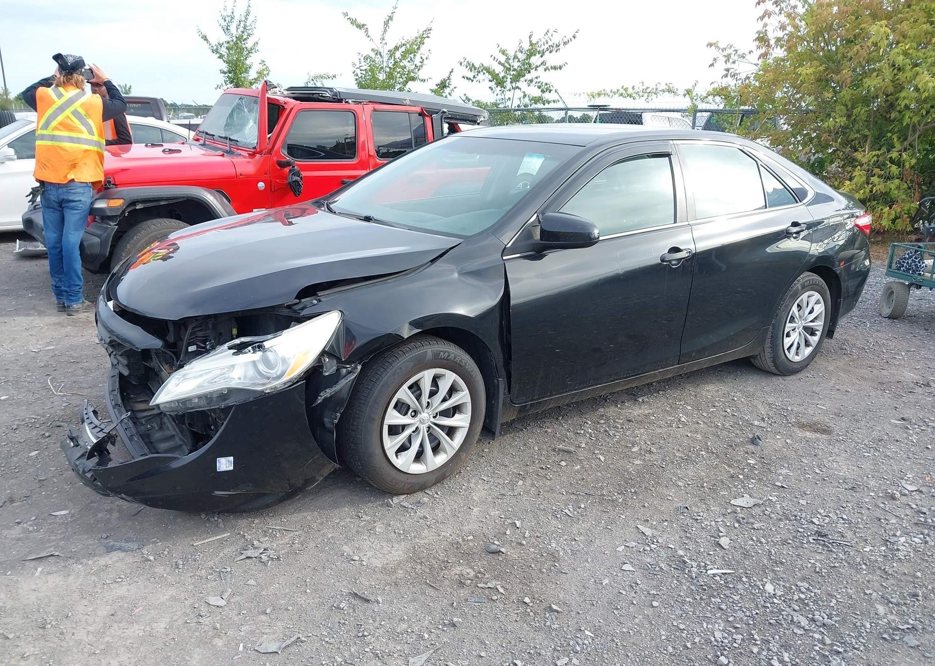 2015 TOYOTA CAMRY LE