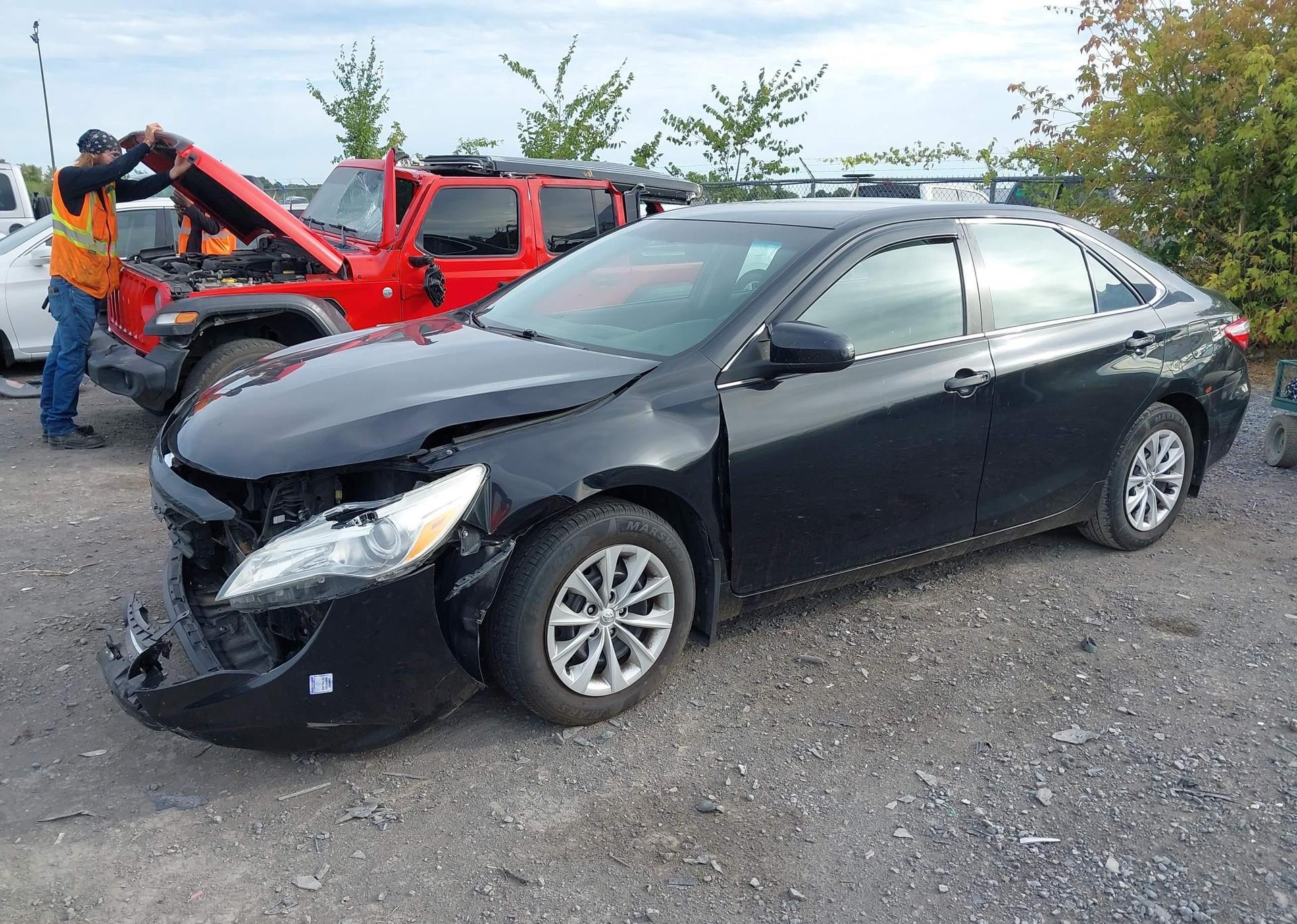 2015 TOYOTA CAMRY LE