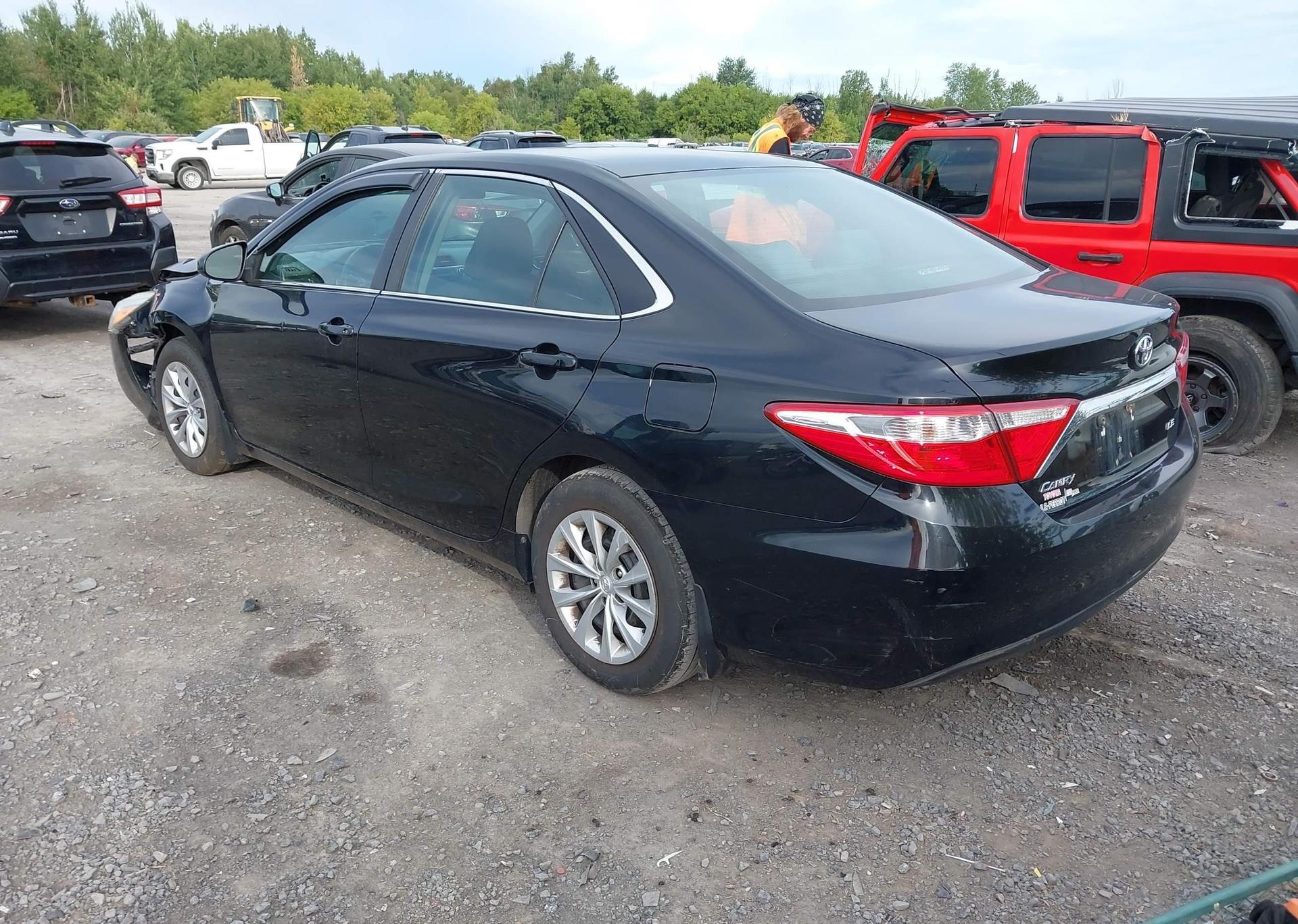 2015 TOYOTA CAMRY LE