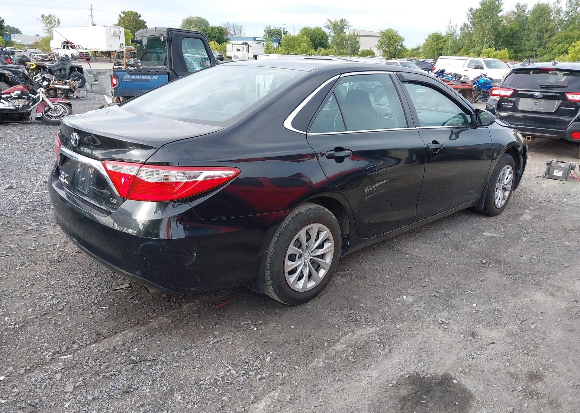 2015 TOYOTA CAMRY LE