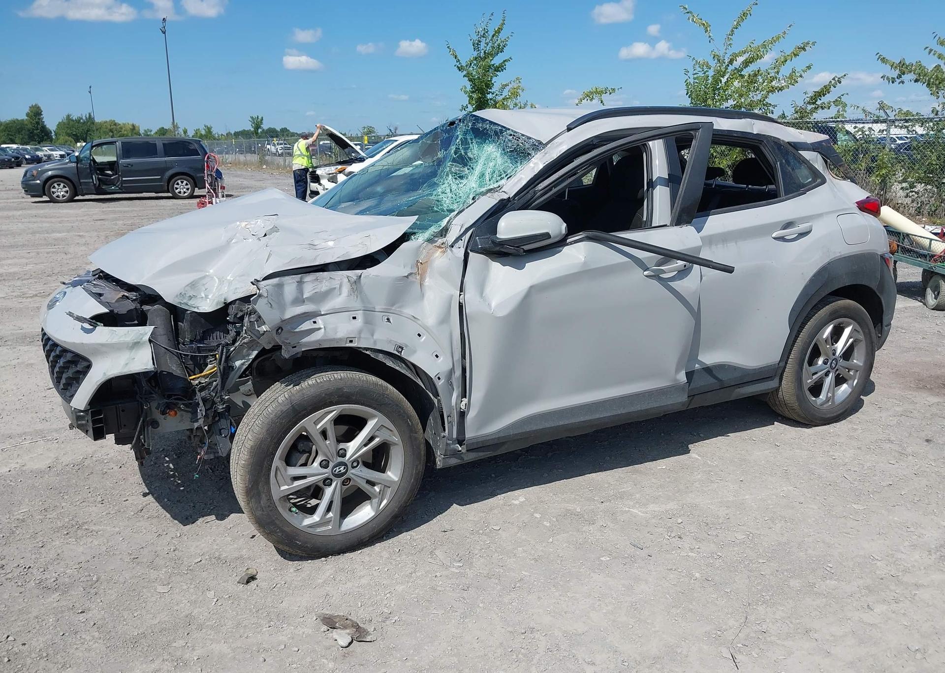 2023 HYUNDAI KONA SE