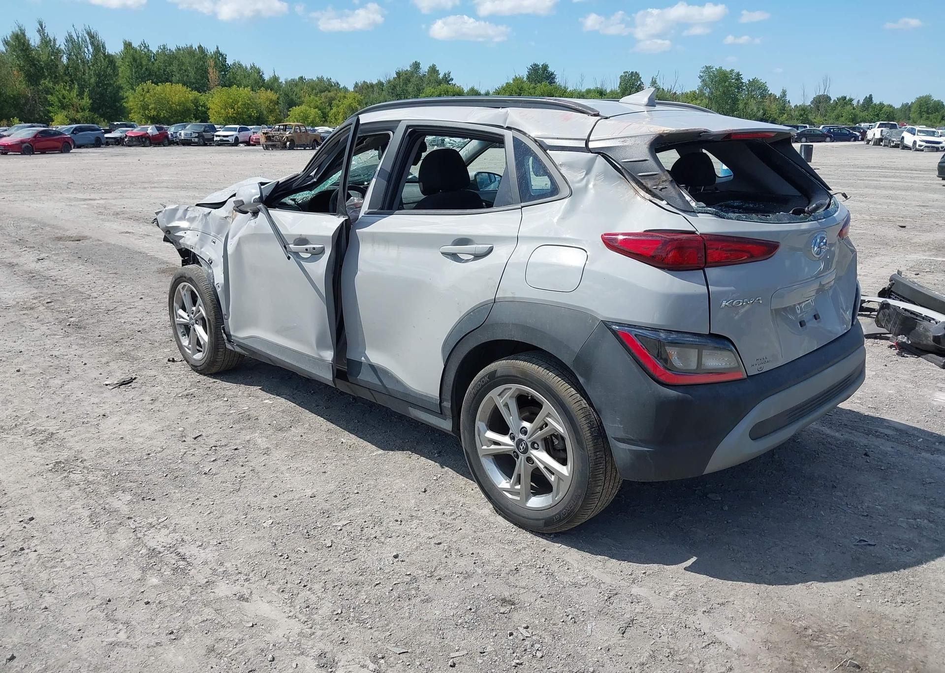 2023 HYUNDAI KONA SE