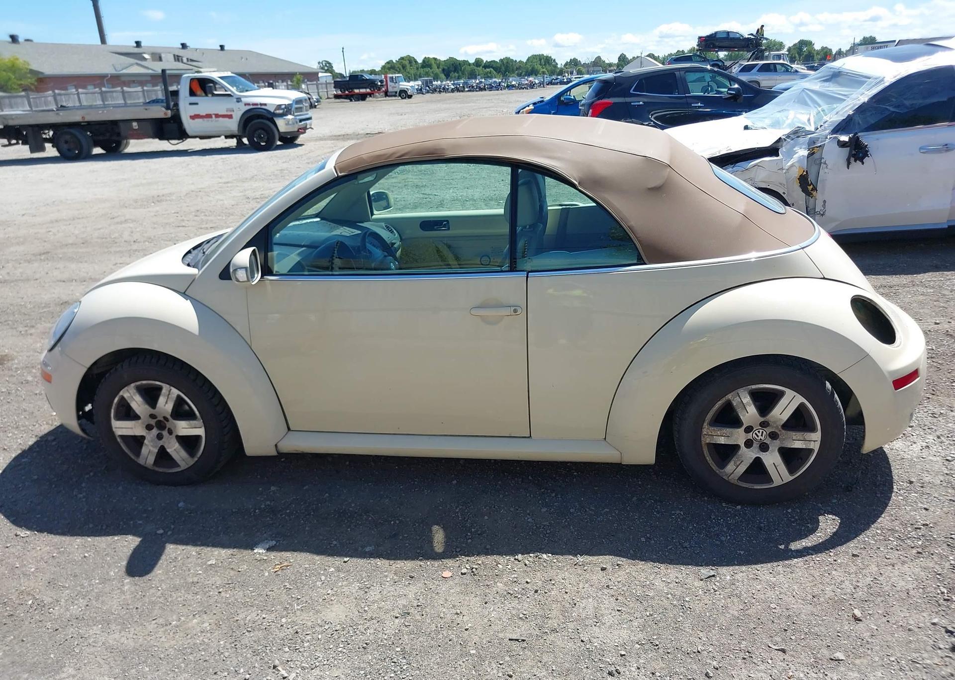 2008 VOLKSWAGEN NEW BEETLE 2.5L TRENDLINE