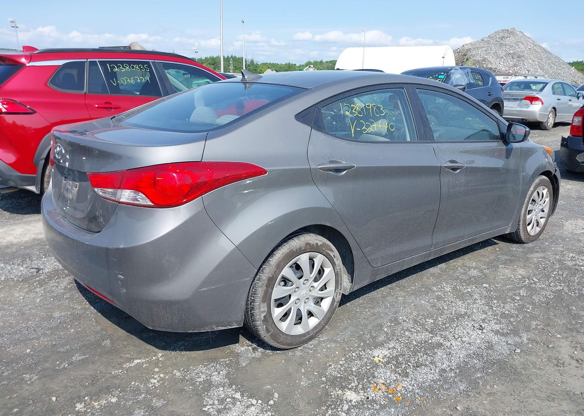 2013 HYUNDAI ELANTRA GLS