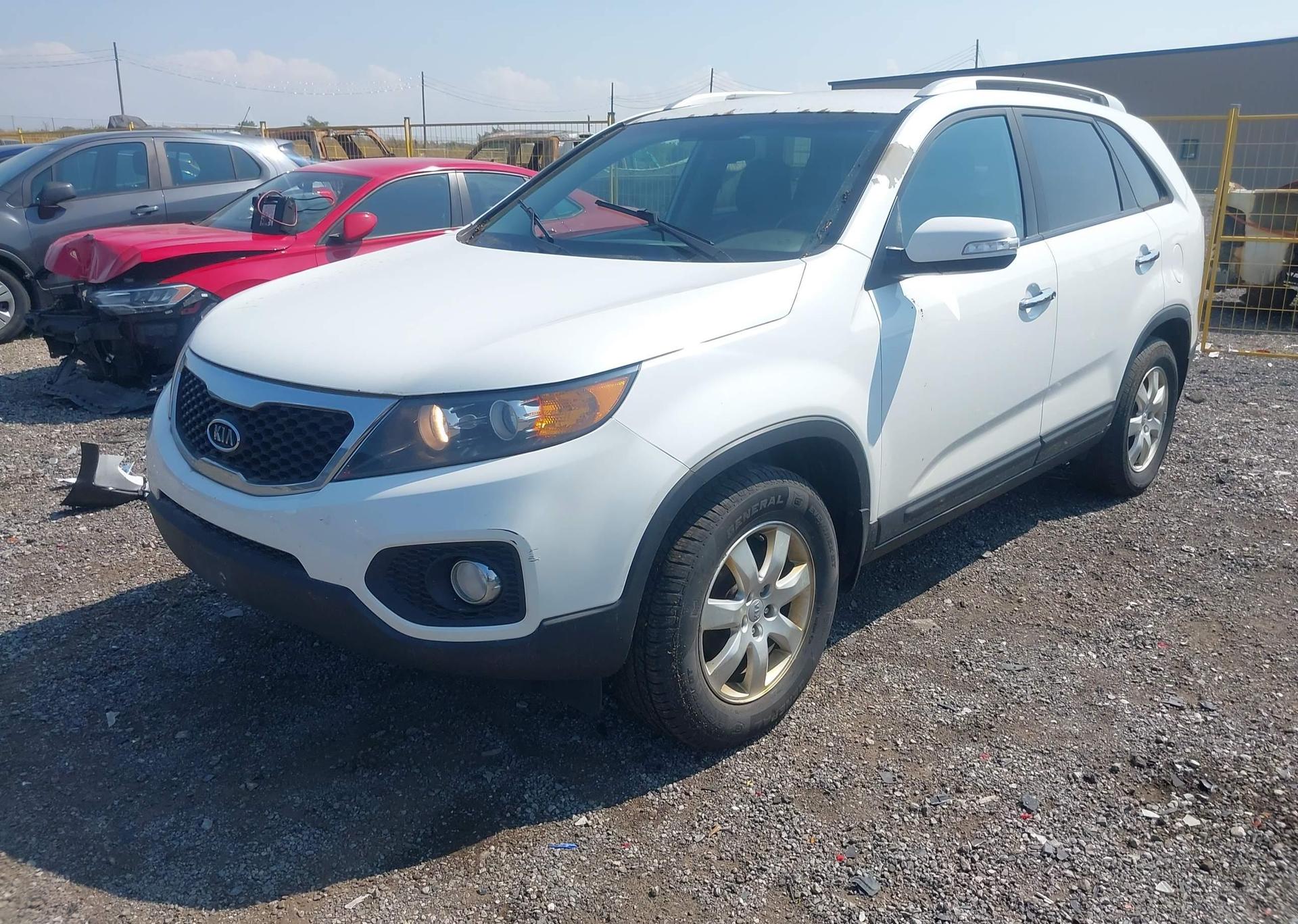 2013 KIA SORENTO LX
