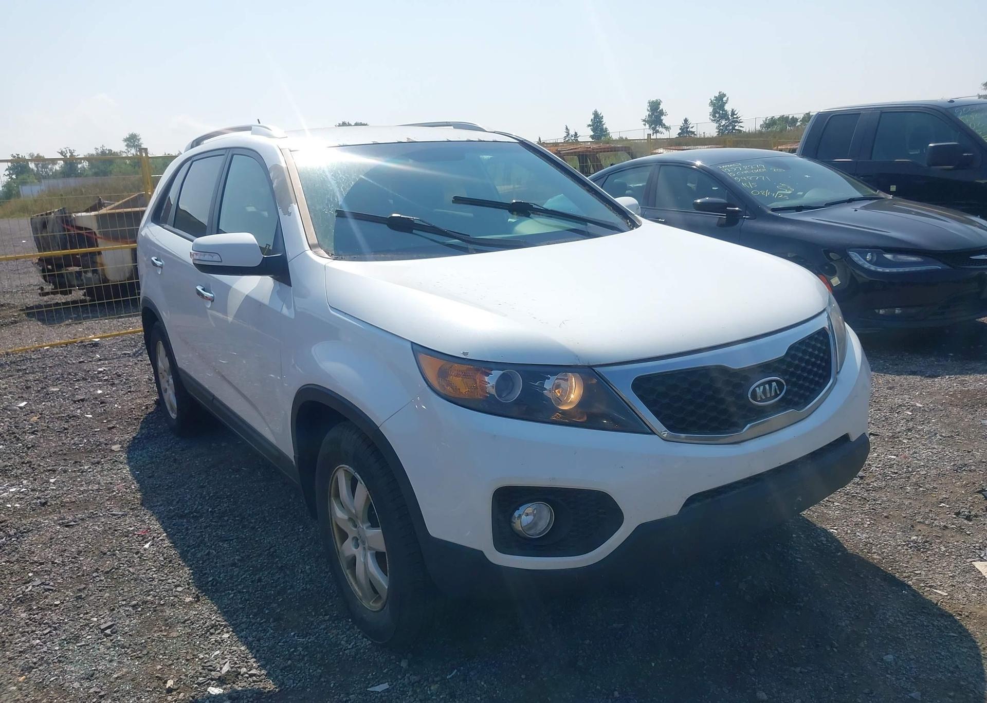 2013 KIA SORENTO LX