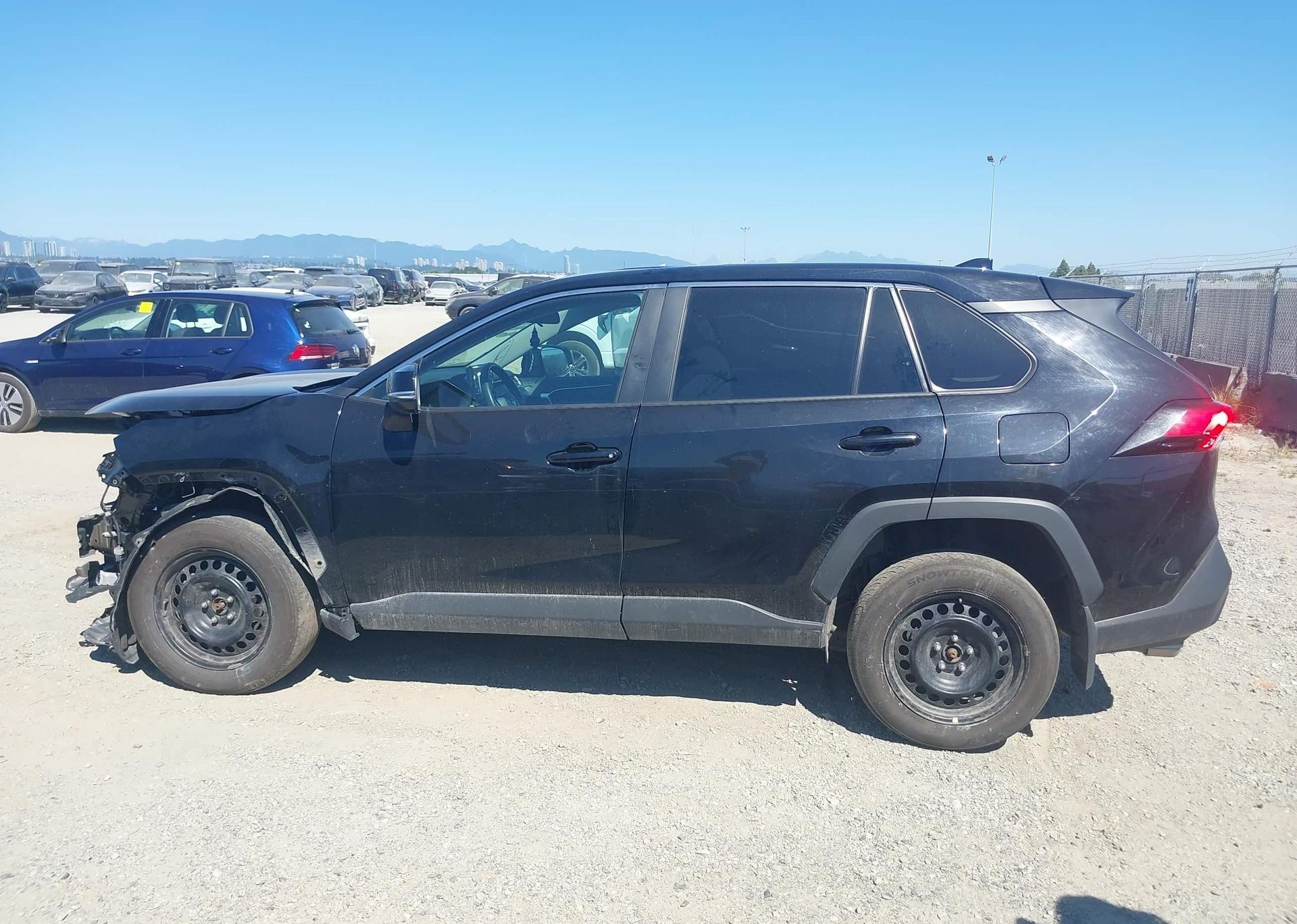 2022 TOYOTA RAV4 LE
