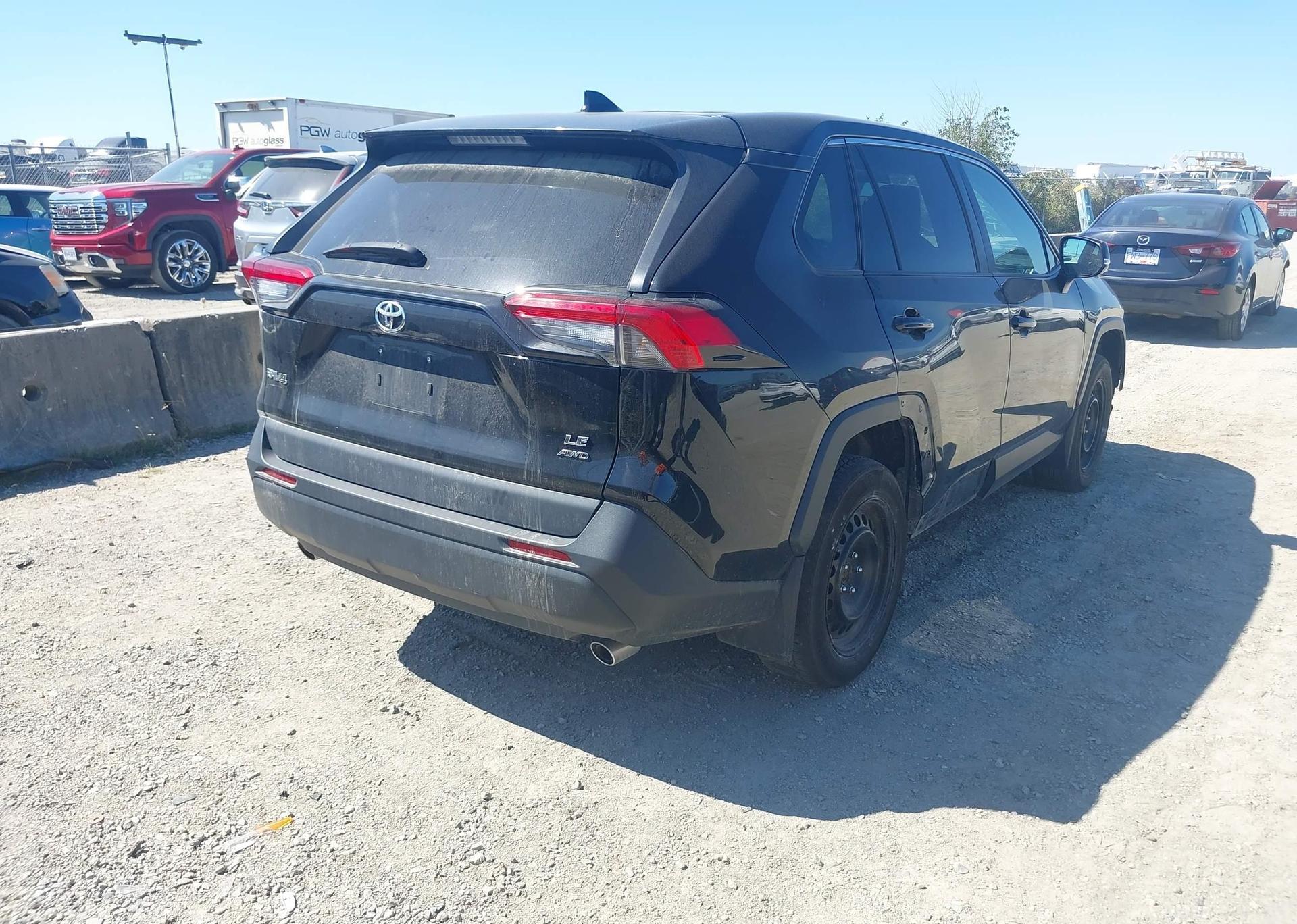 2022 TOYOTA RAV4 LE