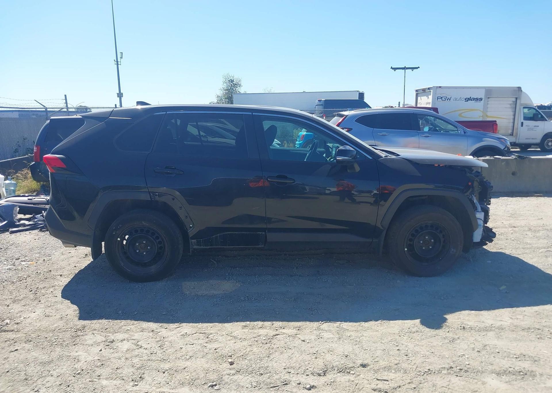 2022 TOYOTA RAV4 LE