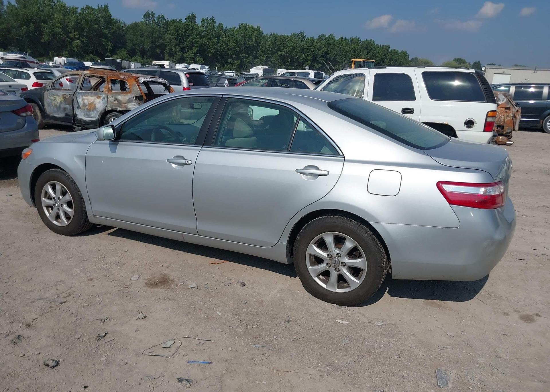 2007 TOYOTA CAMRY LE