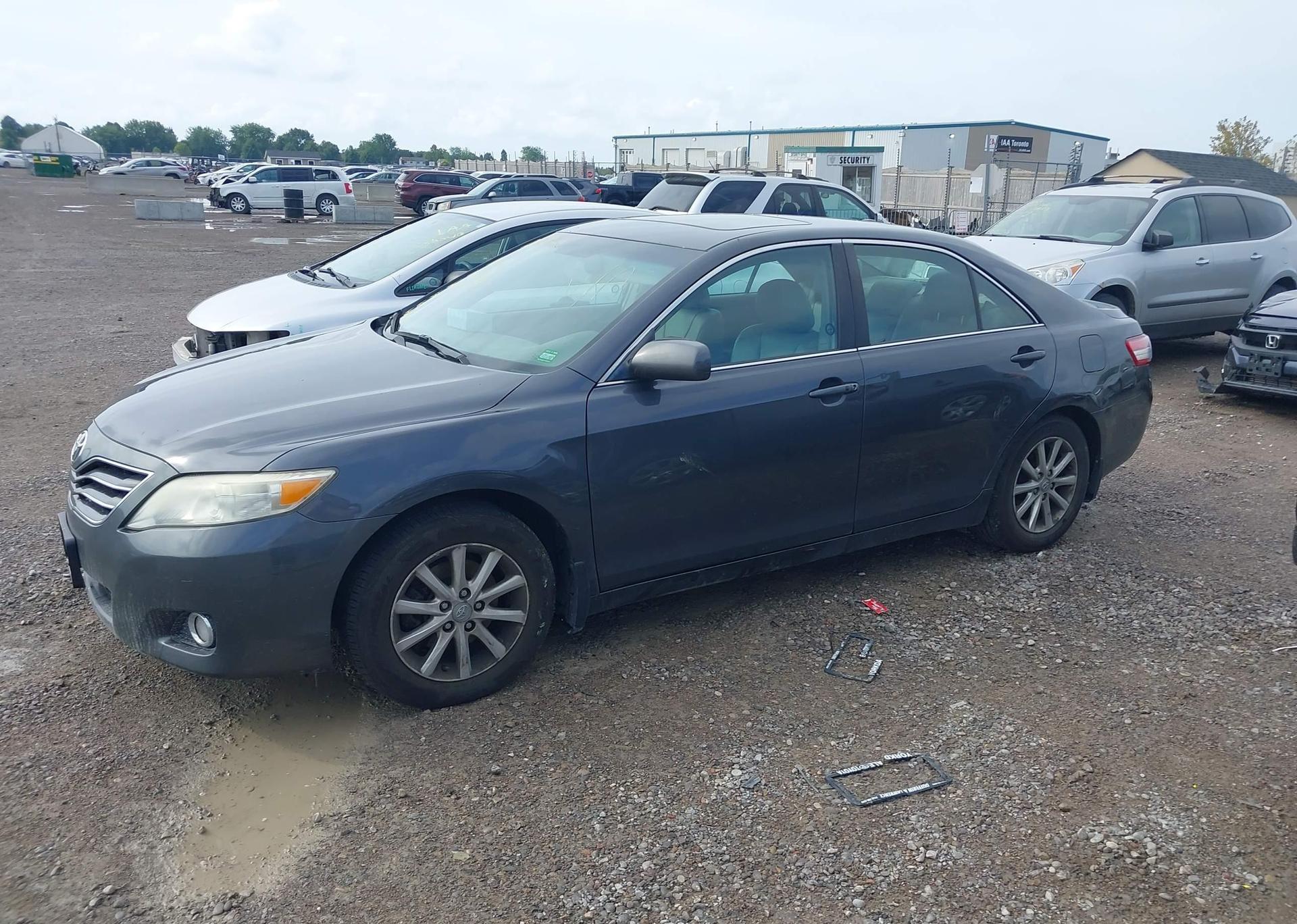 2011 TOYOTA CAMRY