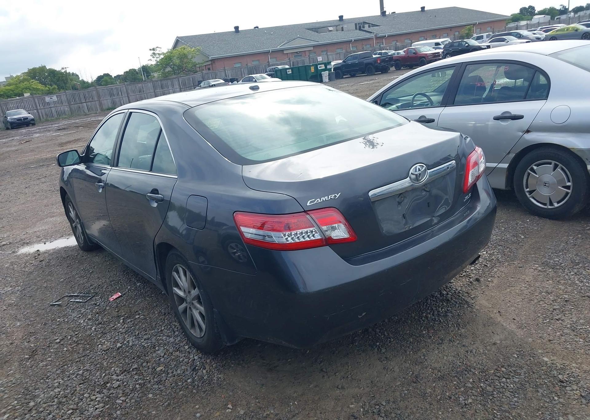 2011 TOYOTA CAMRY