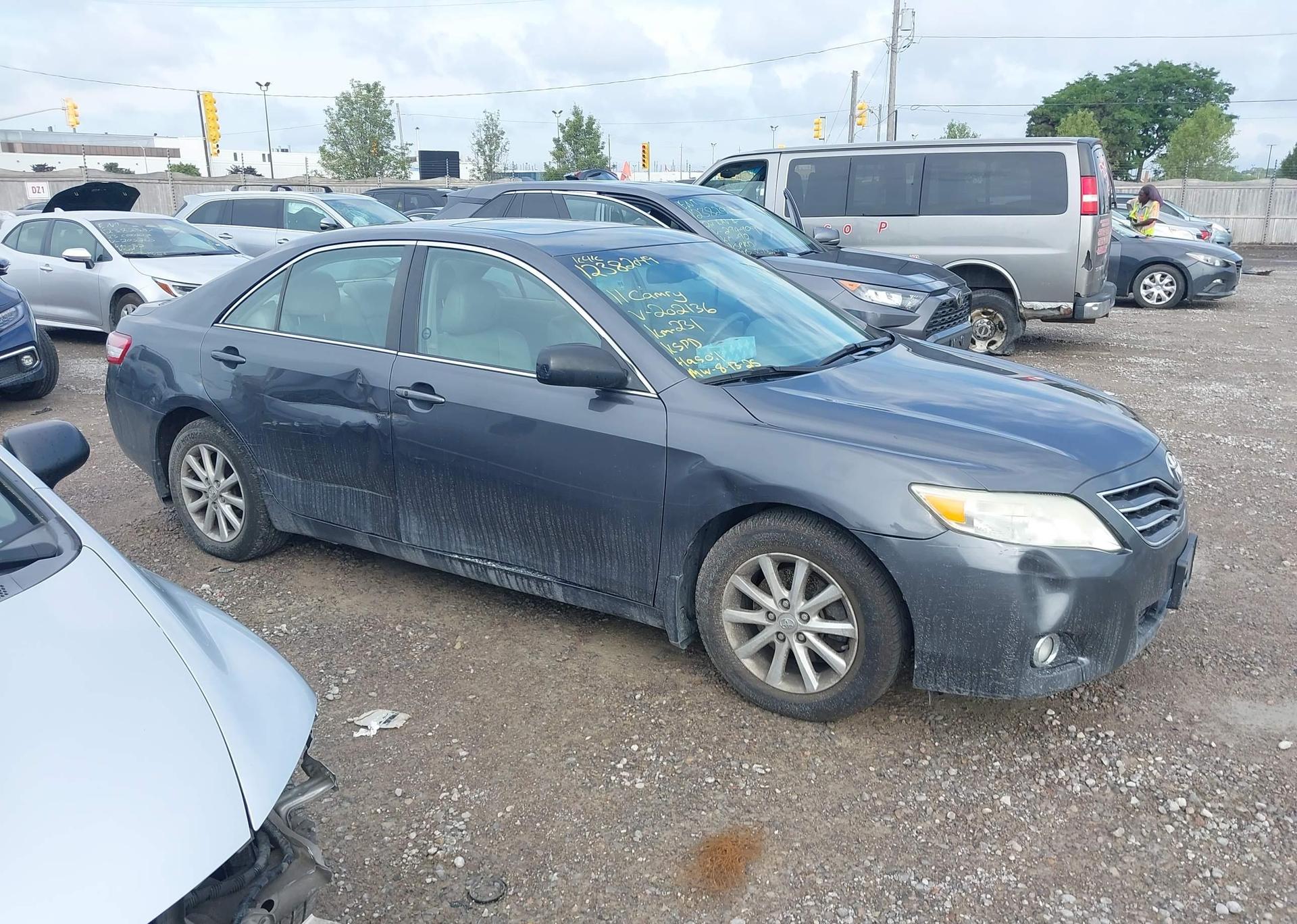 2011 TOYOTA CAMRY