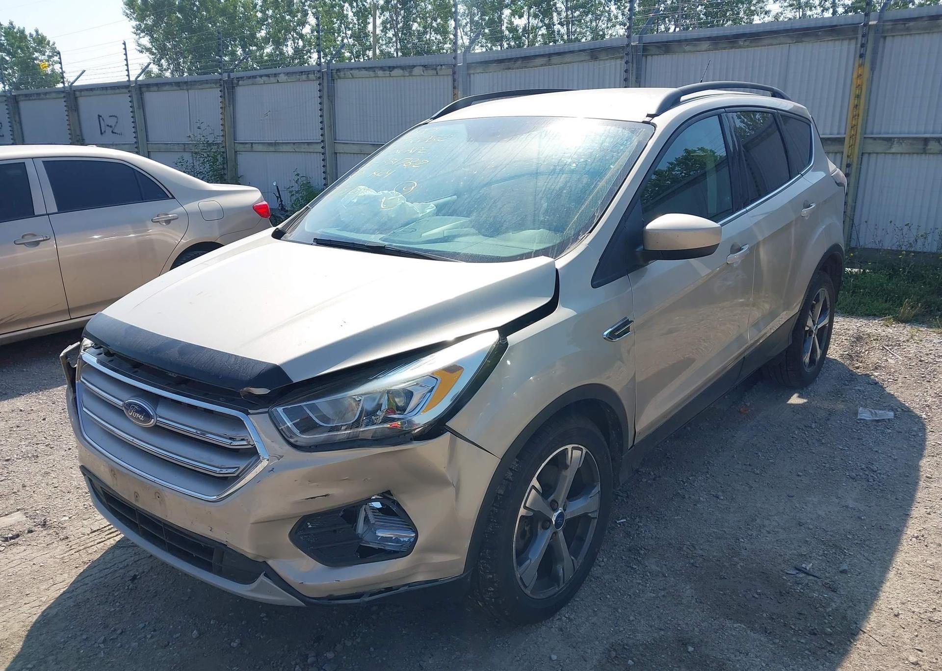 2017 FORD ESCAPE SE