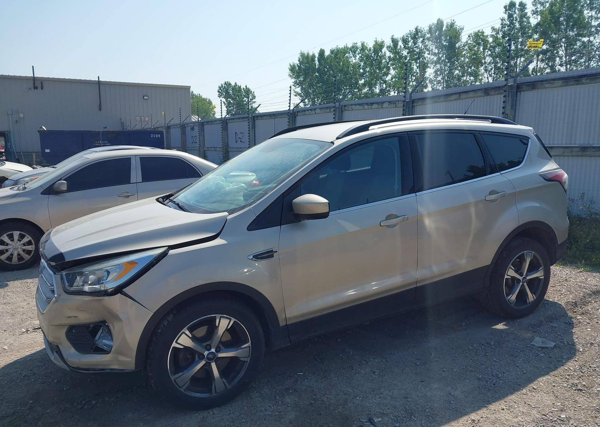 2017 FORD ESCAPE SE