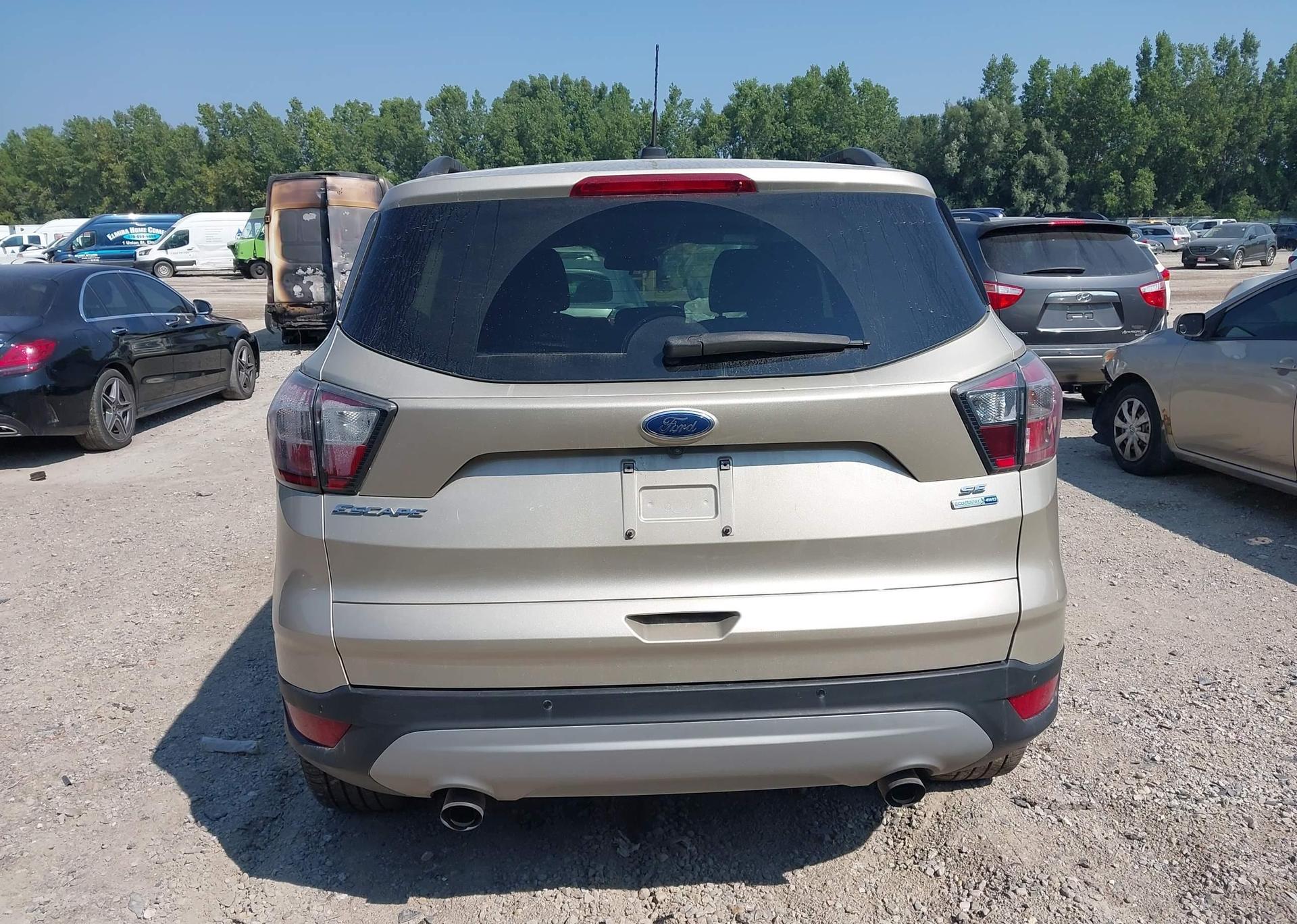 2017 FORD ESCAPE SE