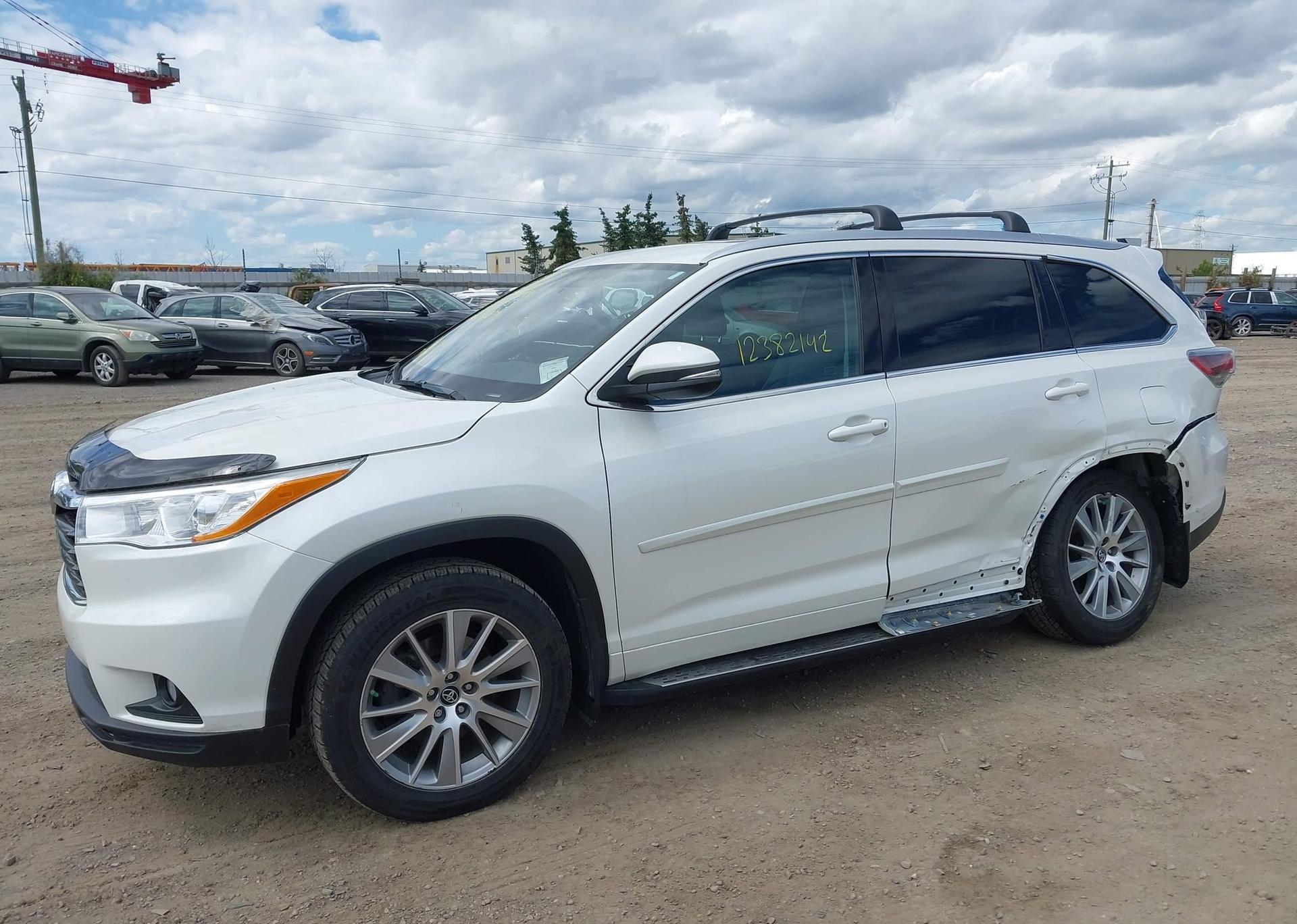 2016 TOYOTA highlander xle