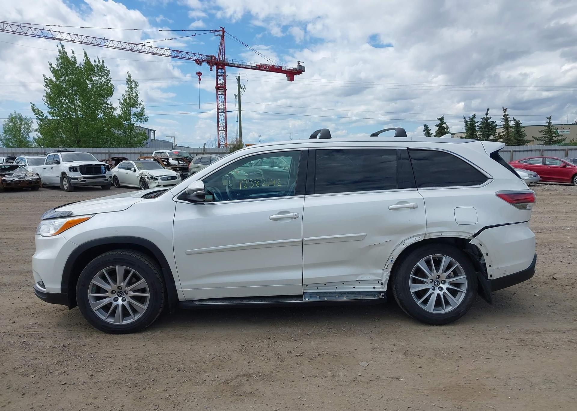 2016 TOYOTA highlander xle