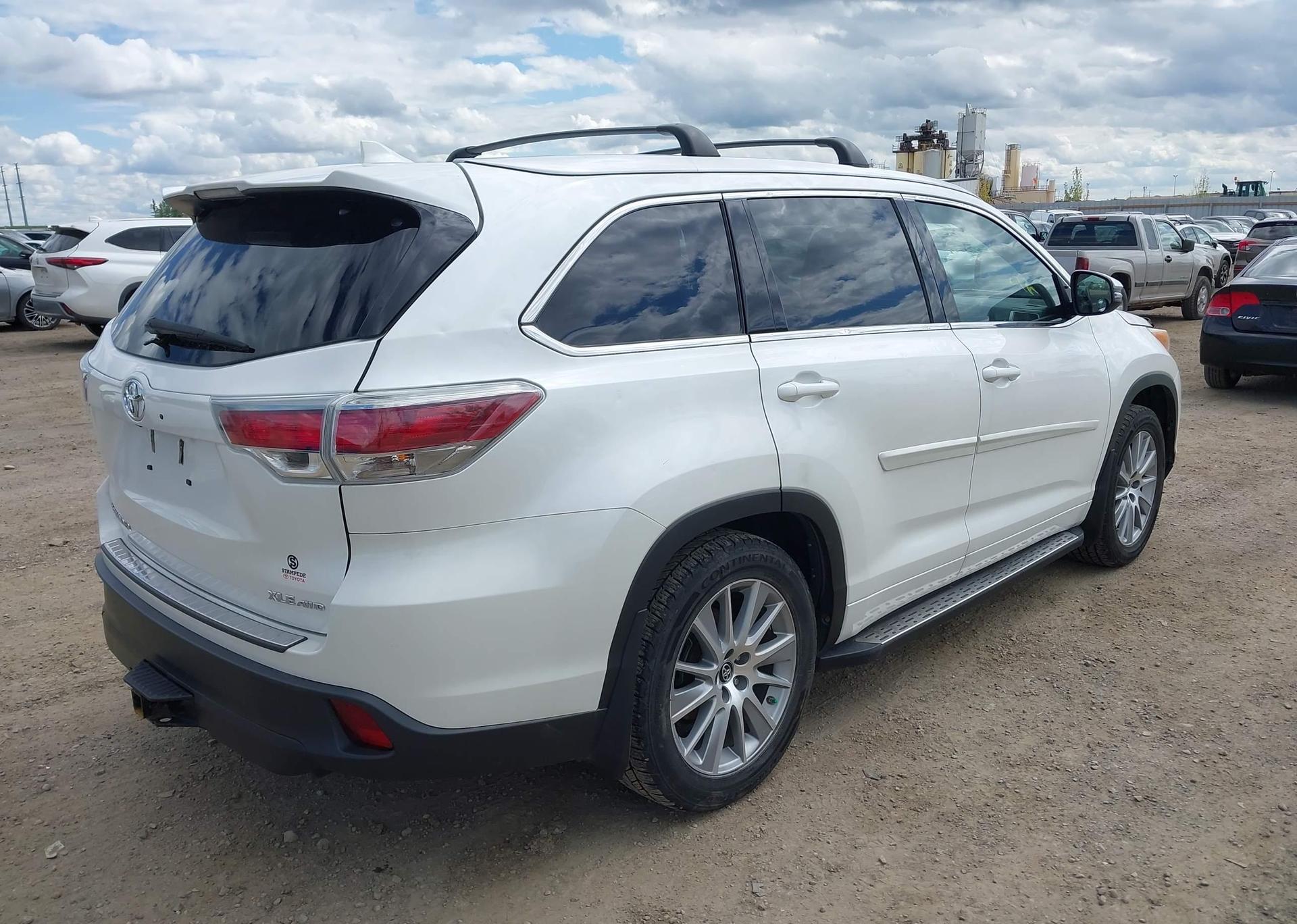 2016 TOYOTA highlander xle