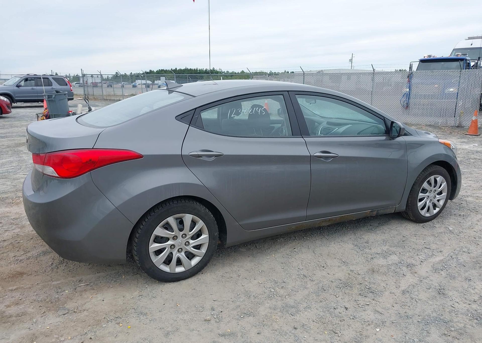 2012 HYUNDAI ELANTRA GLS