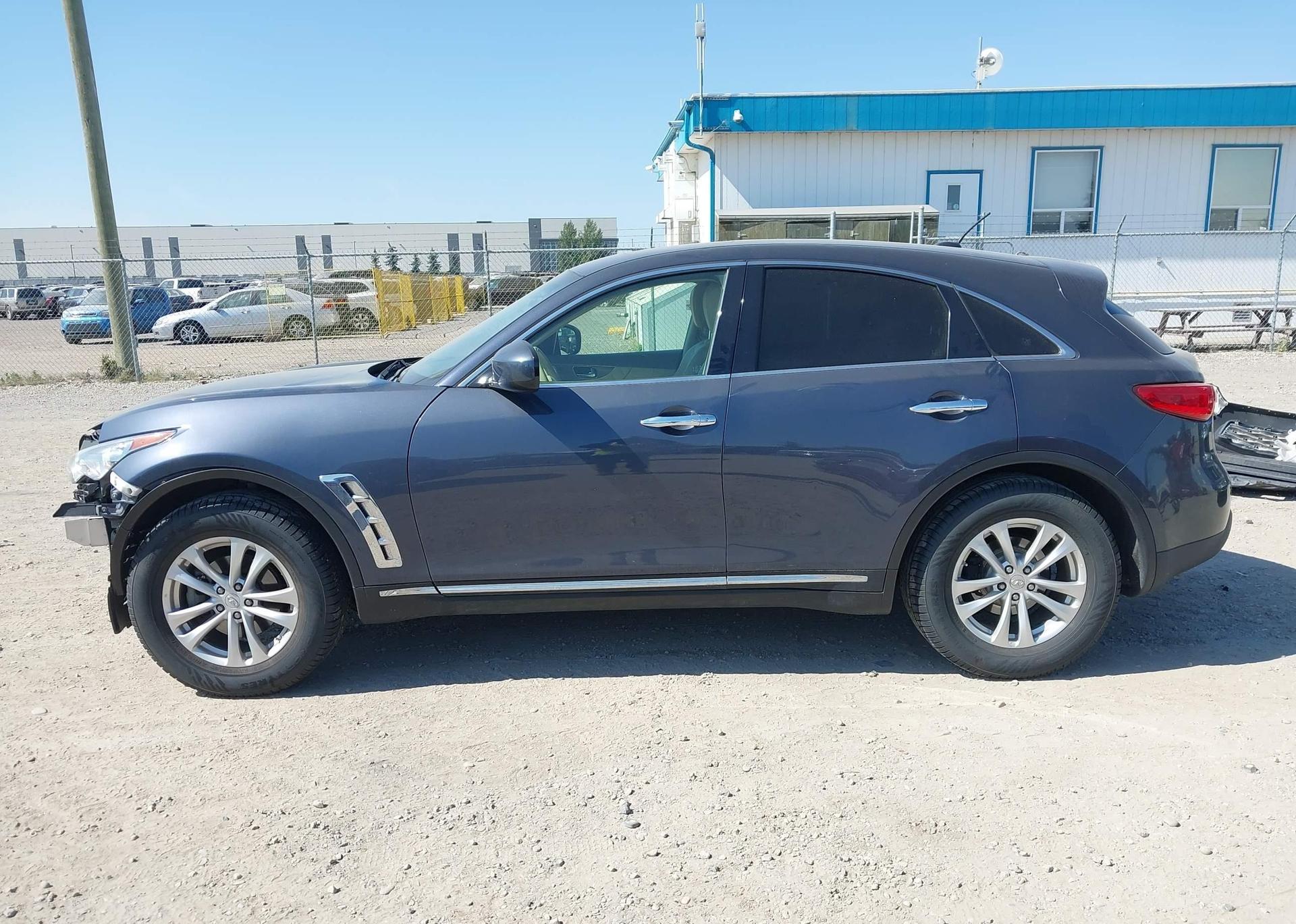 2011 INFINITI FX35