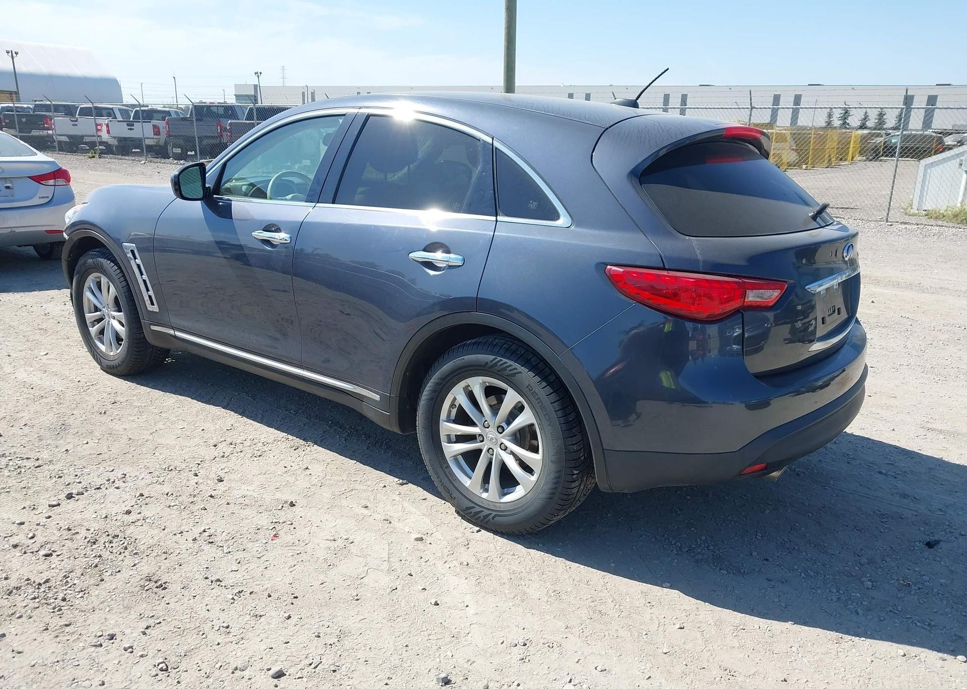 2011 INFINITI FX35