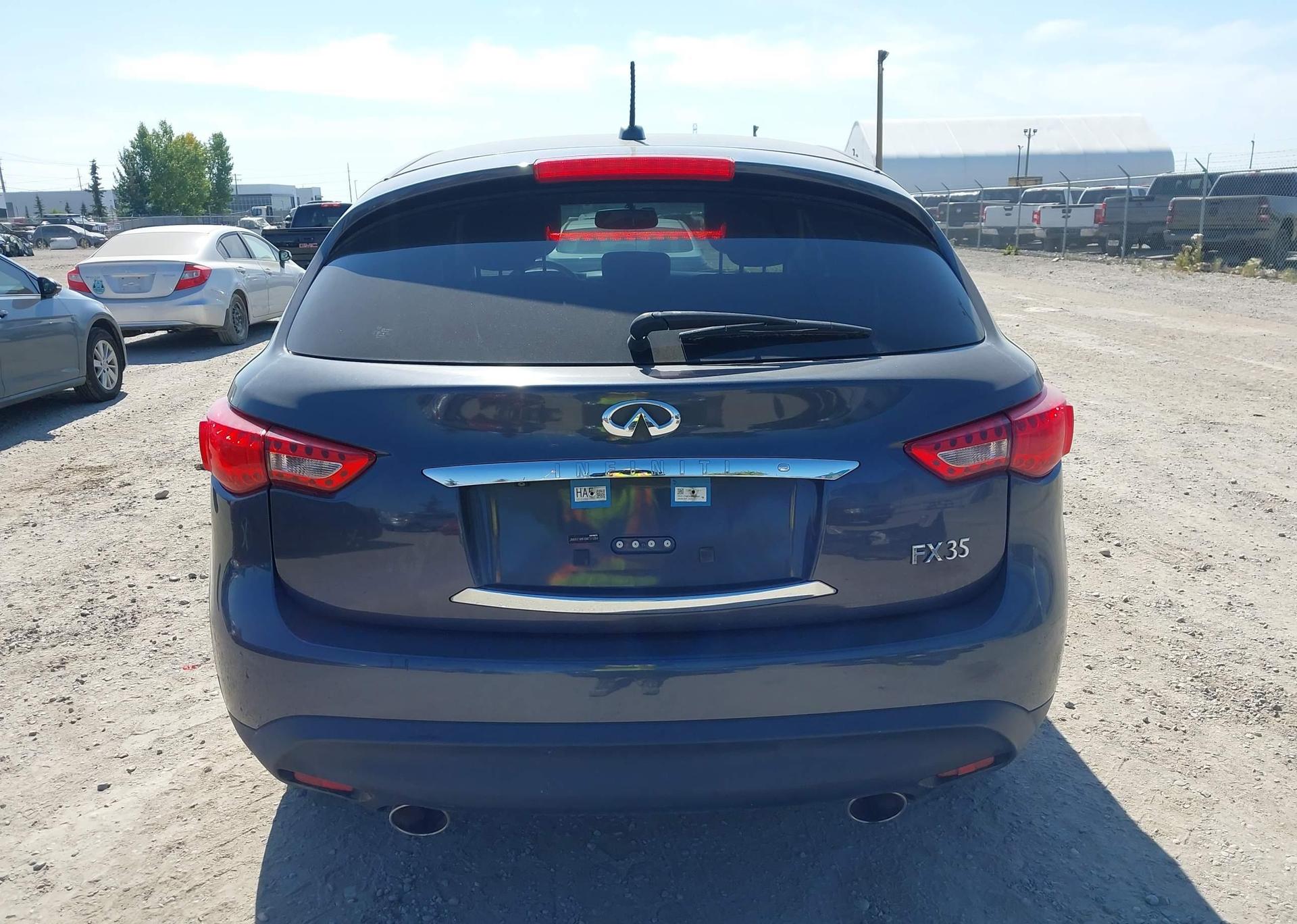 2011 INFINITI FX35