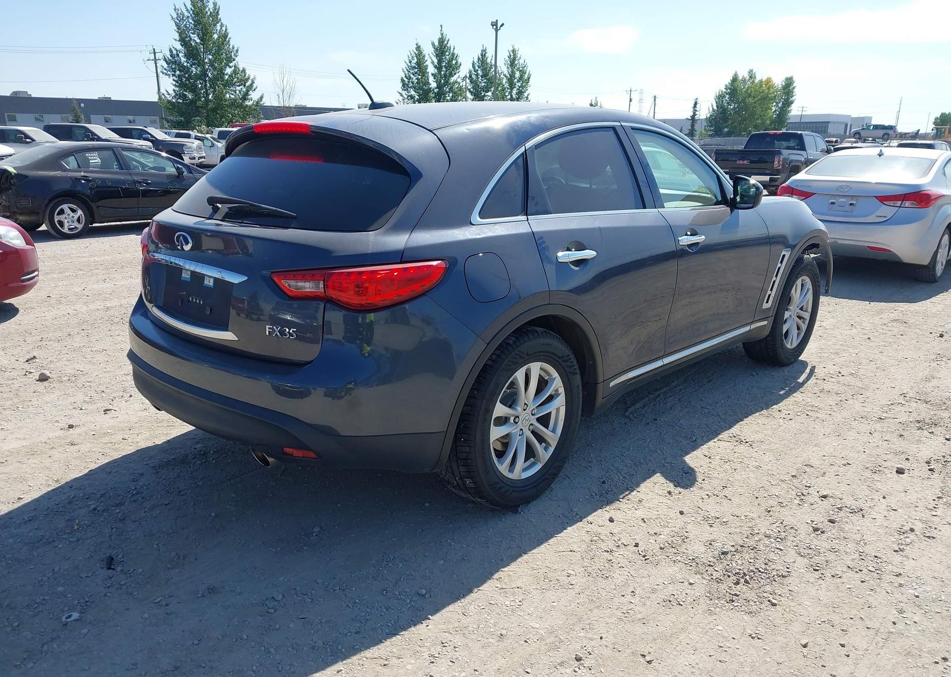 2011 INFINITI FX35