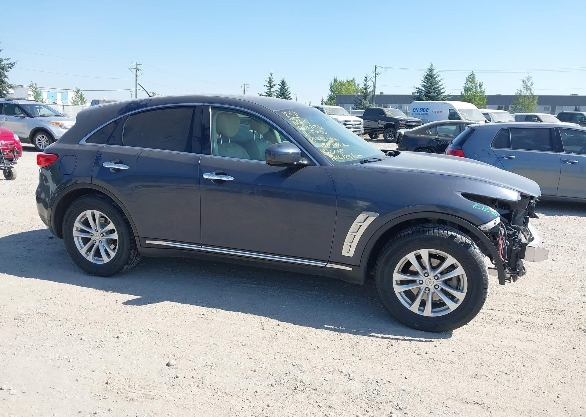 2011 INFINITI FX35
