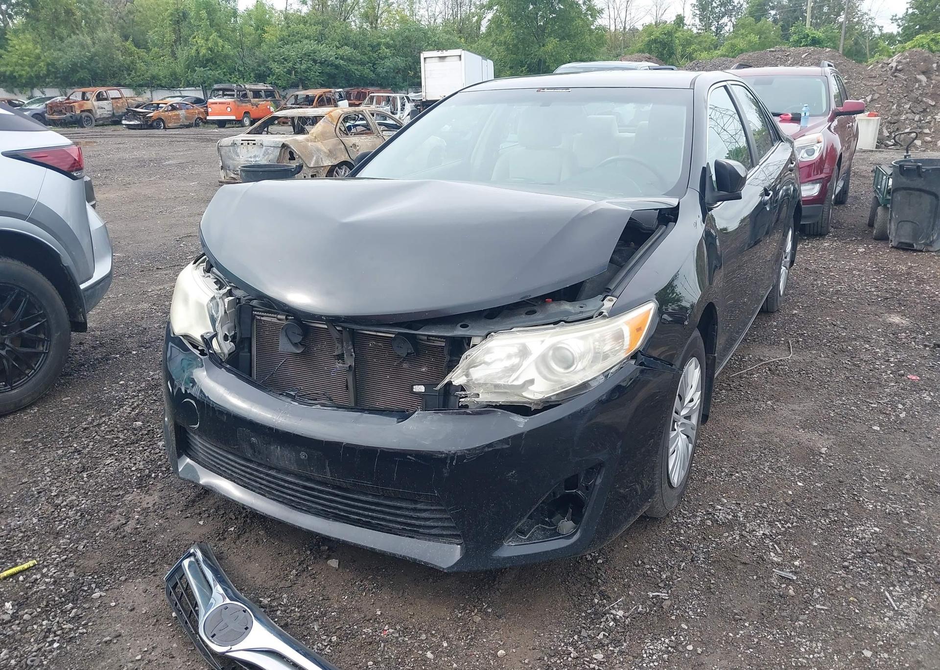 2012 TOYOTA CAMRY SE